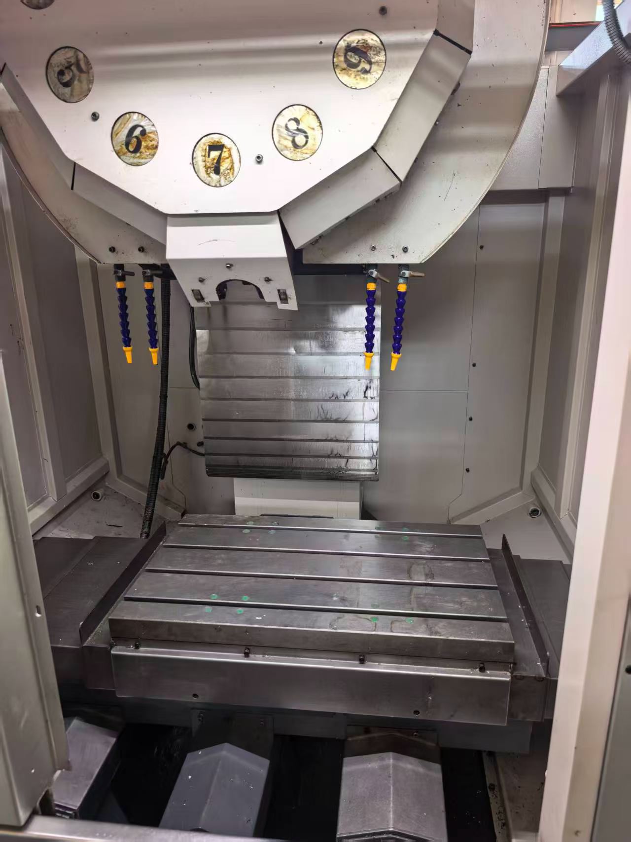 Used Zhengdai TPV-600 E Vertical Drilling and Tapping Center with Mitsubishi M 70 A Control photo 4