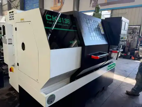 Torno horizontal CNC Dongbu Dasen CK 6136 usado