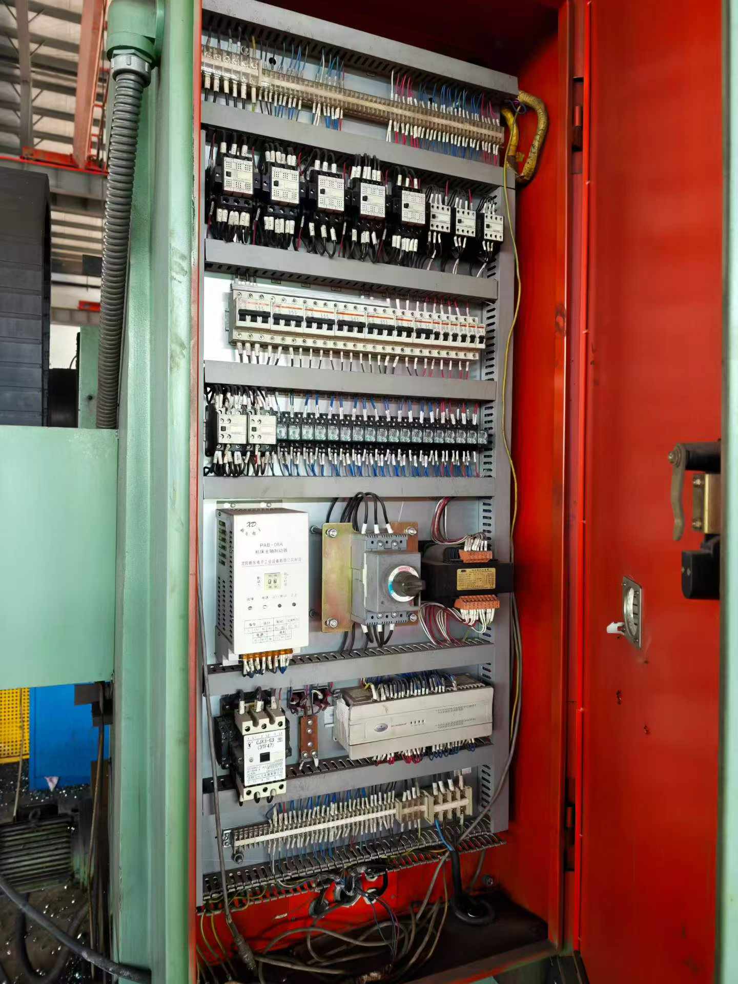 Used Zhongjie TPX 6111 B Horizontal Boring and Milling Machine photo 4