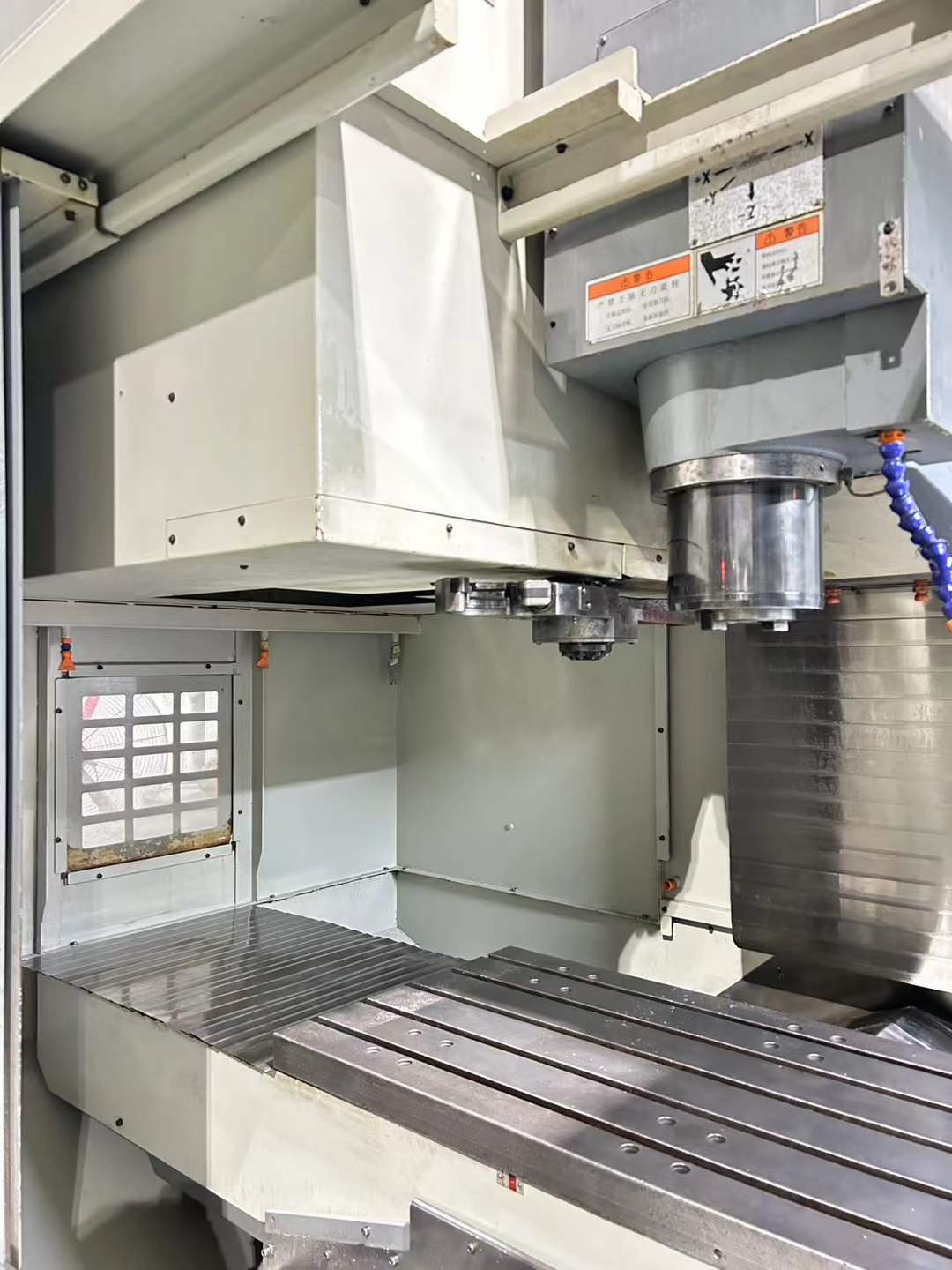 Used KIWA KCW-11 V Vertical Machining Center with FANUC 0i-MF photo 5