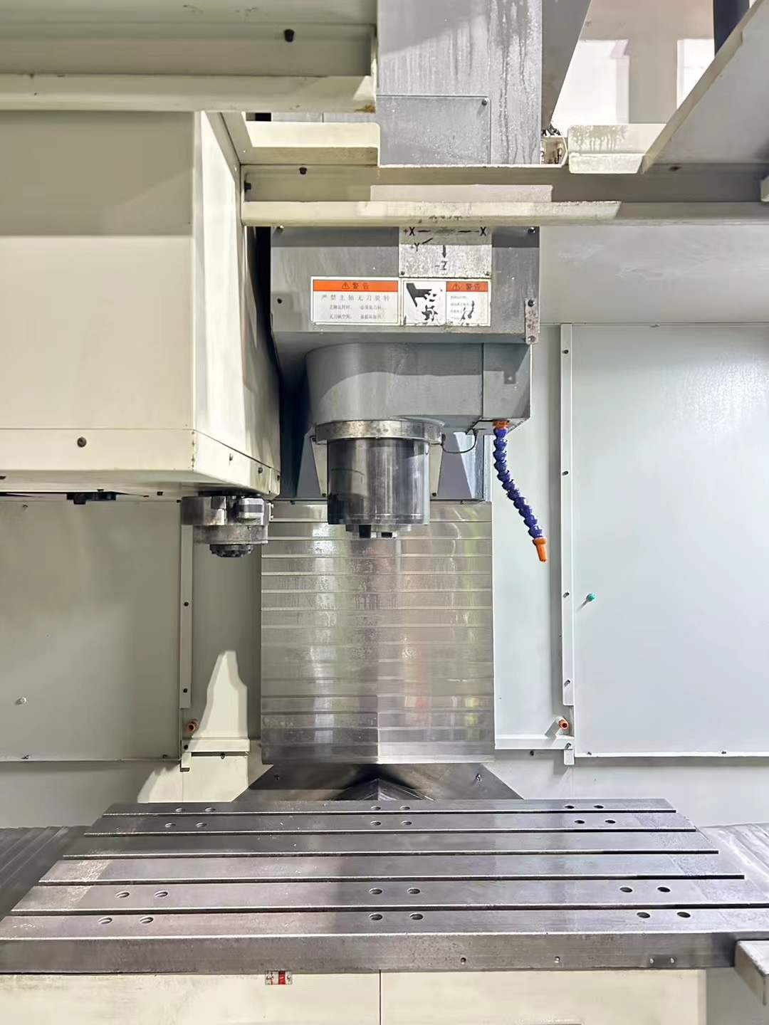 Used KIWA KCW-11 V Vertical Machining Center with FANUC 0i-MF photo 4
