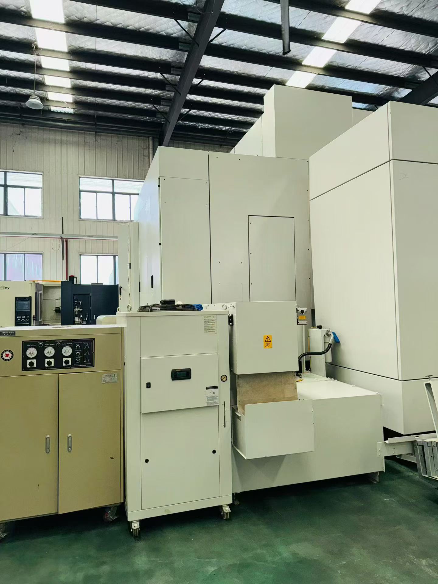 Used DMG MORI DMU 210 P Gantry-Type 5-Axis Machining Center photo 8