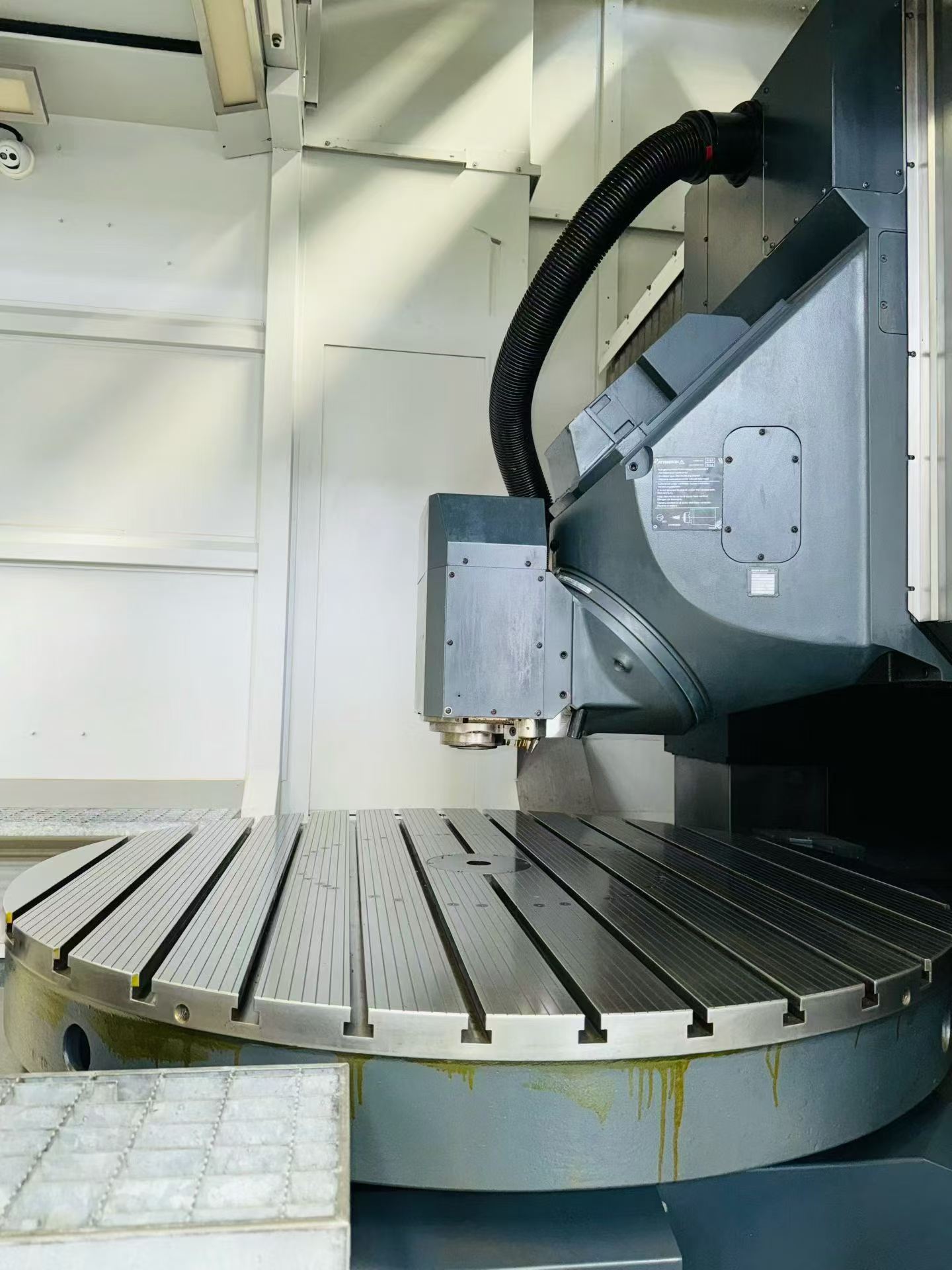 Used DMG MORI DMU 210 P Gantry-Type 5-Axis Machining Center photo 5