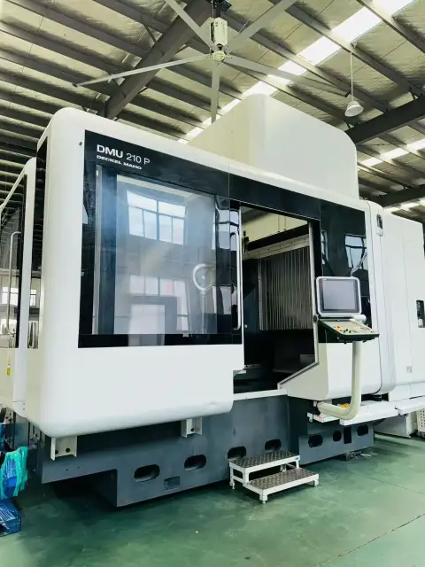 Centro de mecanizado de 5 ejes tipo pórtico DMG MORI DMU 210 P usado