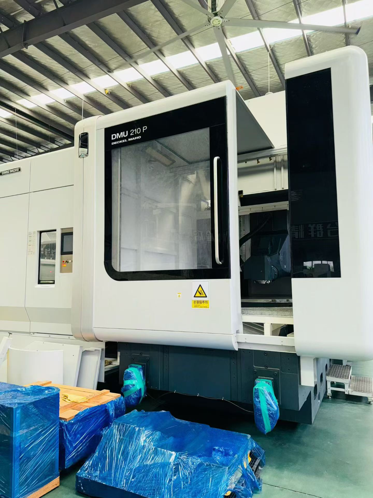 Used DMG MORI DMU 210 P Gantry-Type 5-Axis Machining Center photo 2