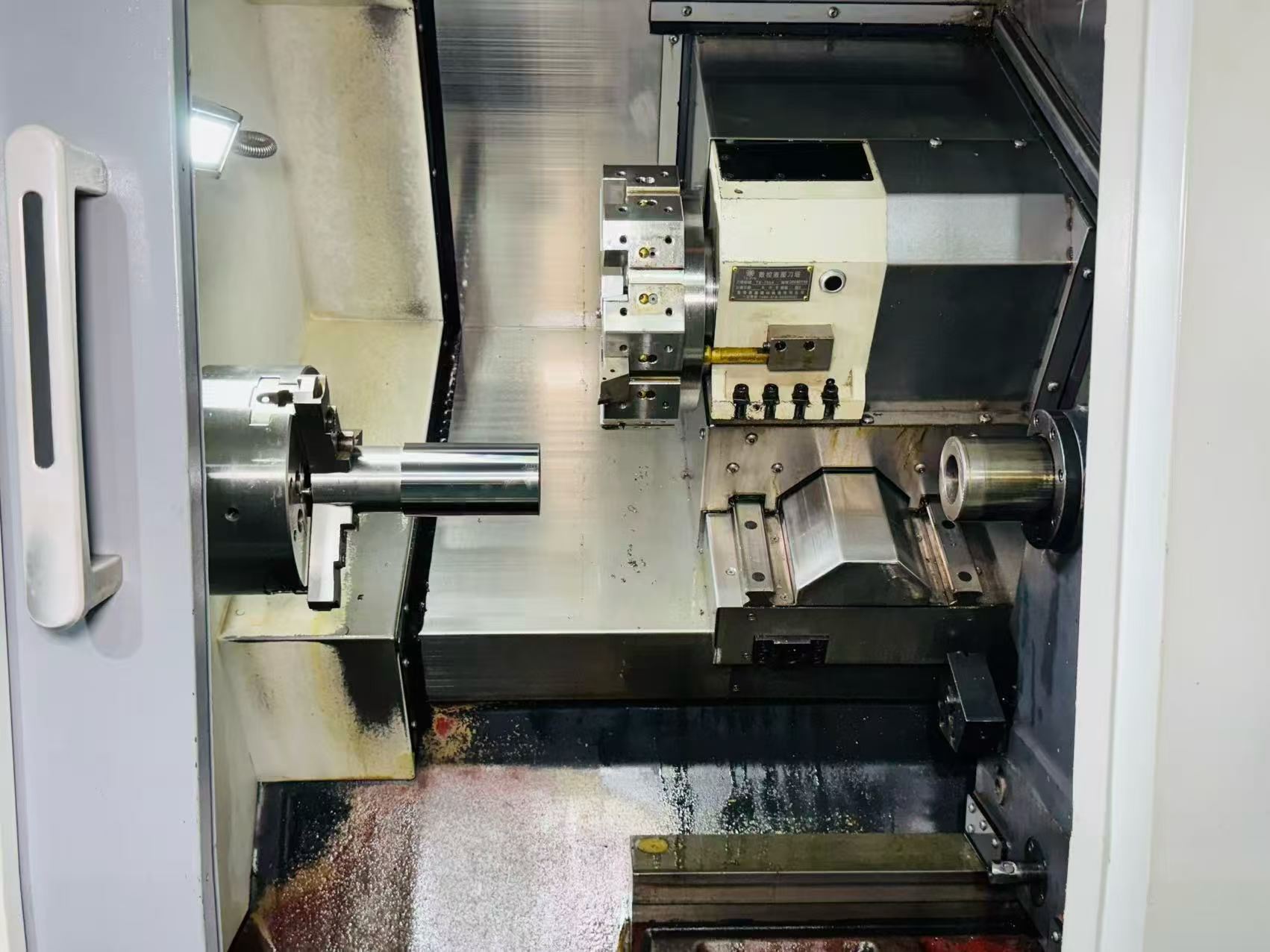 Used Shenyang HTC 40 E/500 Slant-Bed CNC Lathe photo 3
