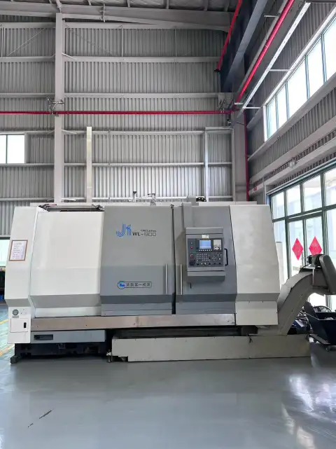 Torno CNC para bujes de rueda JIWL-800 usado de Jinan First Machine Tool con FANUC 0i-TF