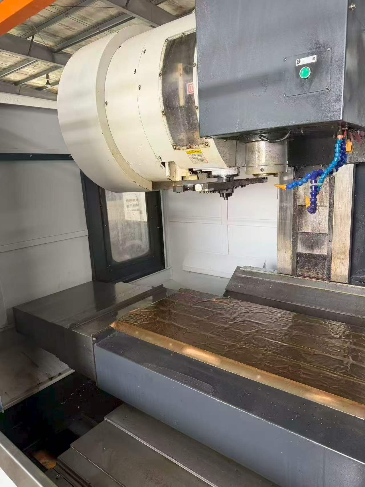 Used FEELER FVP-1000 A Vertical Machining Center with FANUC MD Control photo 3