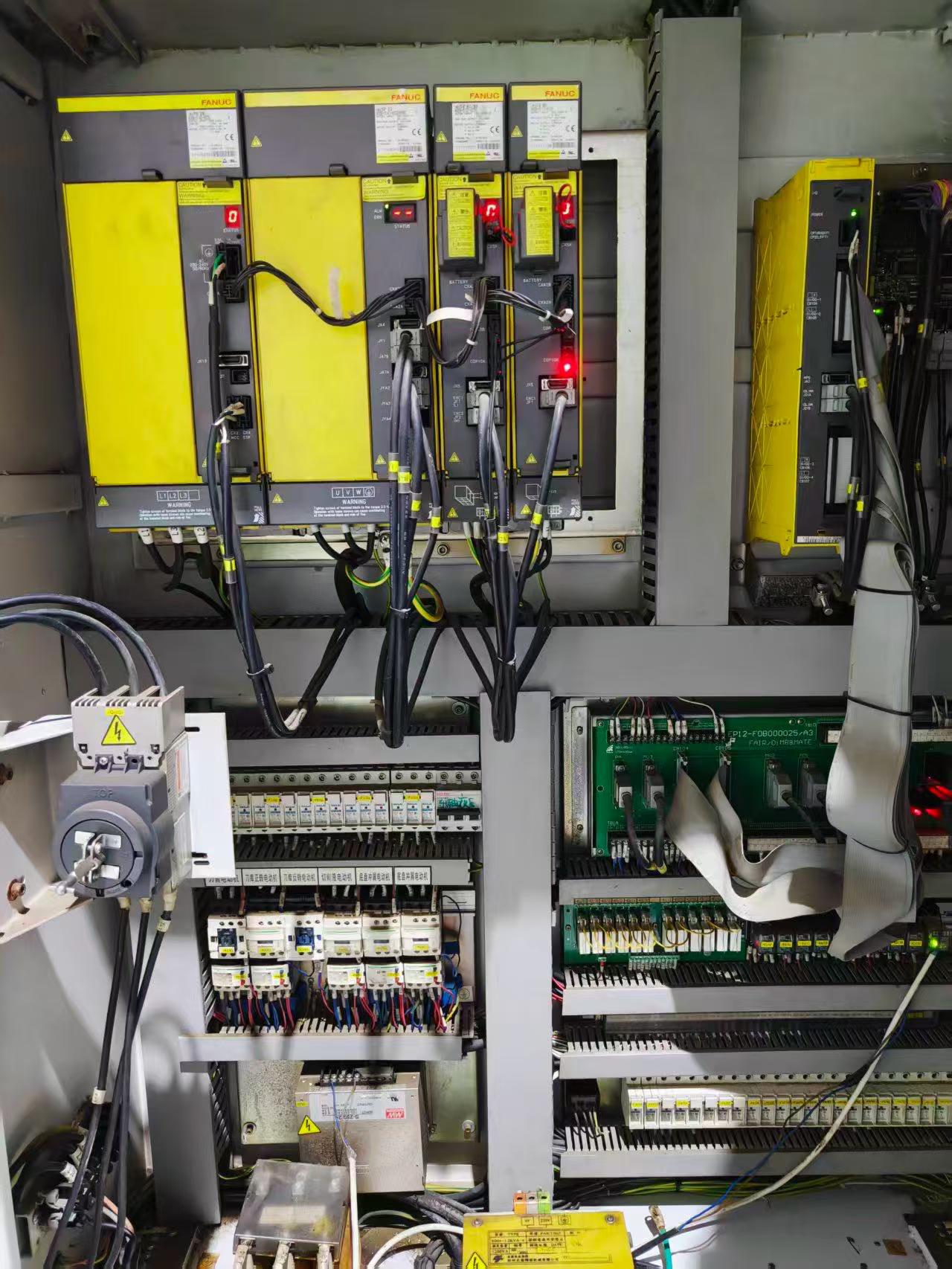 Used FEELER FV-1600 A Vertical Machining Center with FANUC 0i-MD photo 5