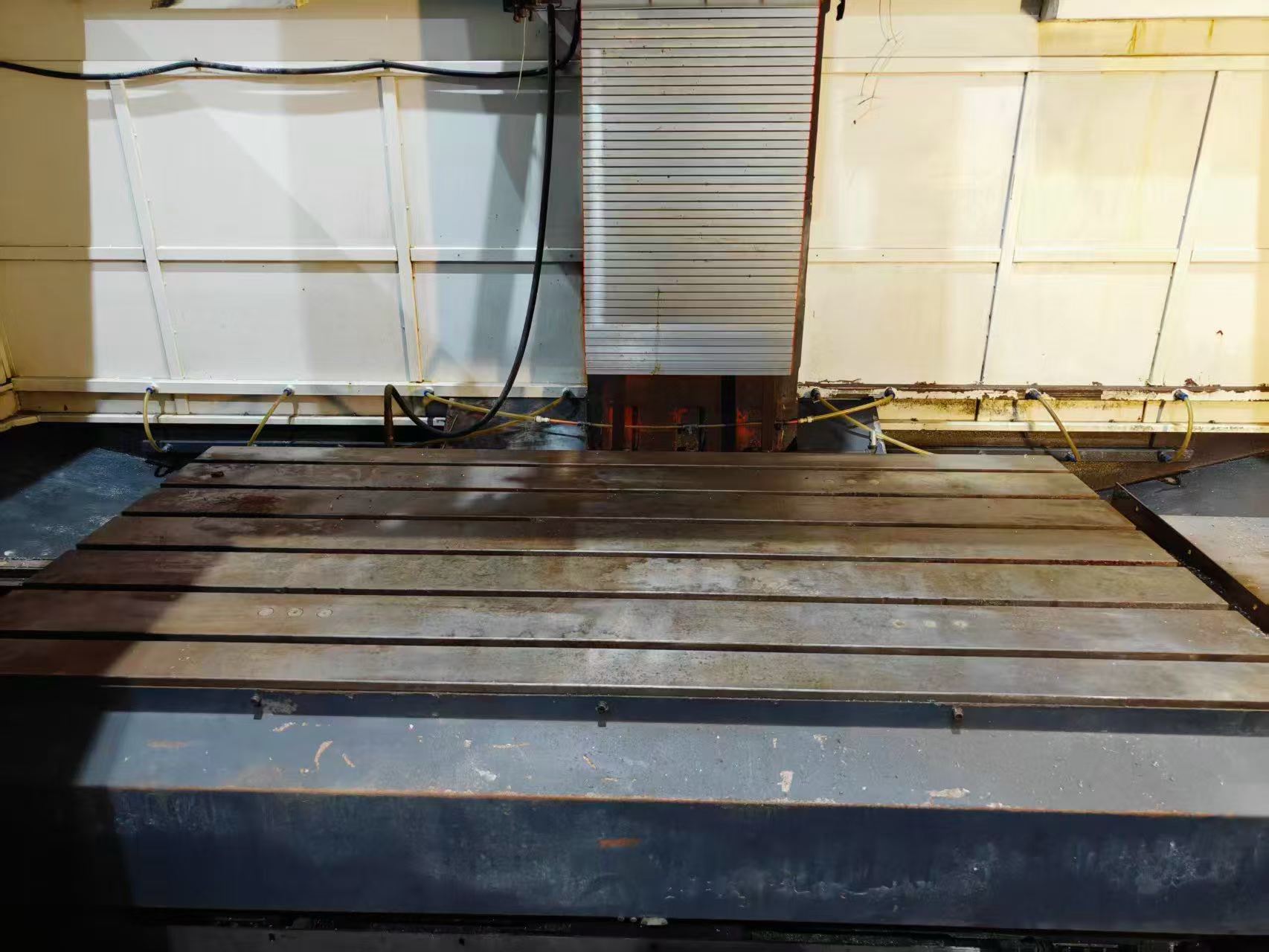 Used FEELER FV-1600 A Vertical Machining Center with FANUC 0i-MD photo 3