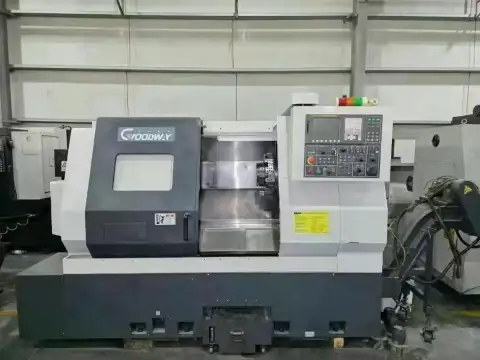 Torno CNC horizontal Goodway GS-260 usado con FANUC 0i-TD