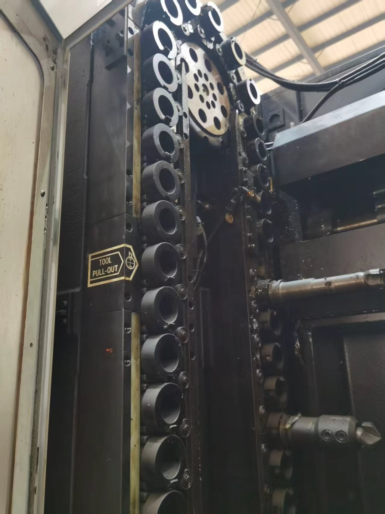 Used DN Solutions HC 505 Twin-Pallet Horizontal Machining Center with FANUC photo 4