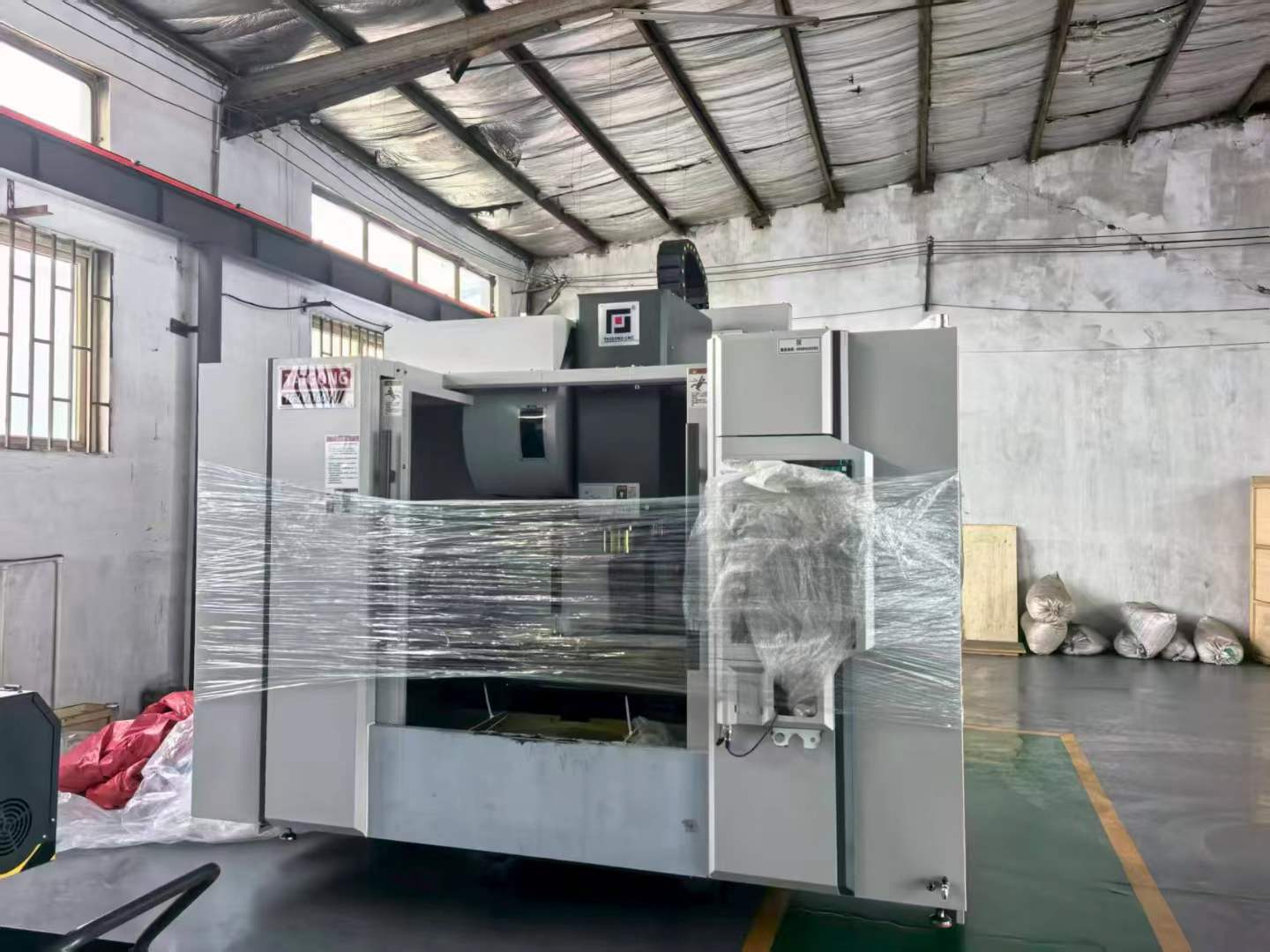 New Taigong TG-LV 855 Vertical Machining Center with SYNTEC Control photo 2