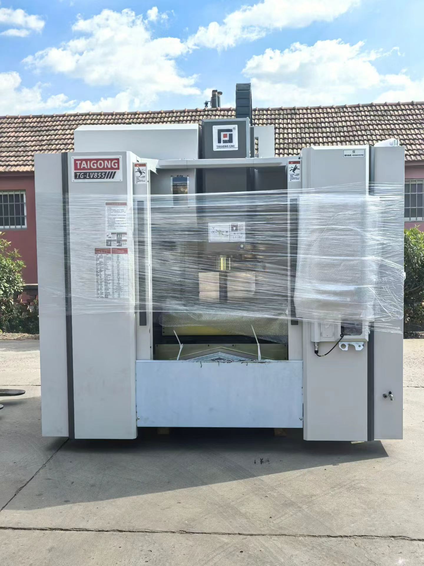 New Taigong TG-LV 855 Vertical Machining Center with SYNTEC Control photo 3