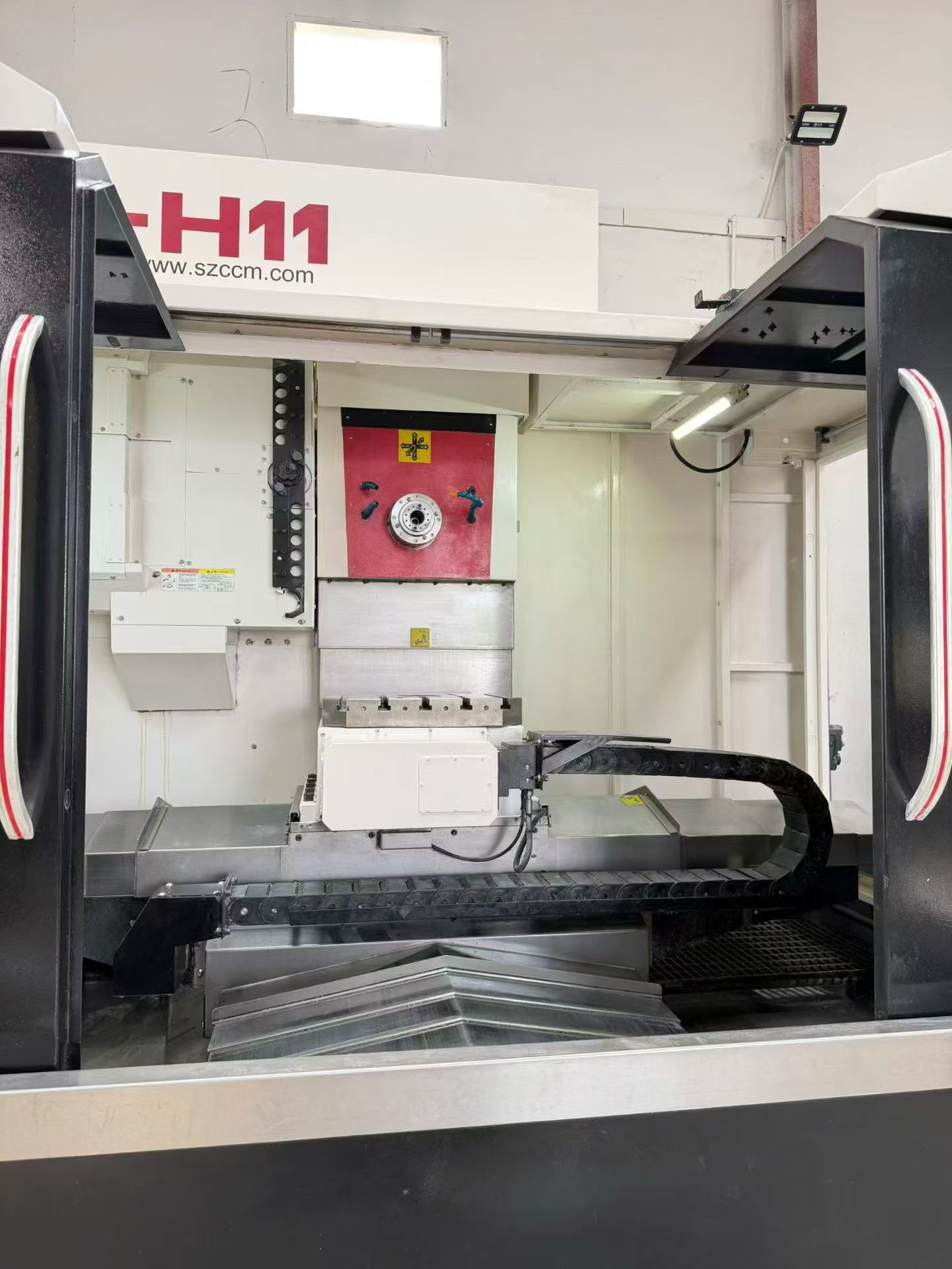 Used Taikan T-H 11 Horizontal Machining Center with Mitsubishi M 80 photo 5