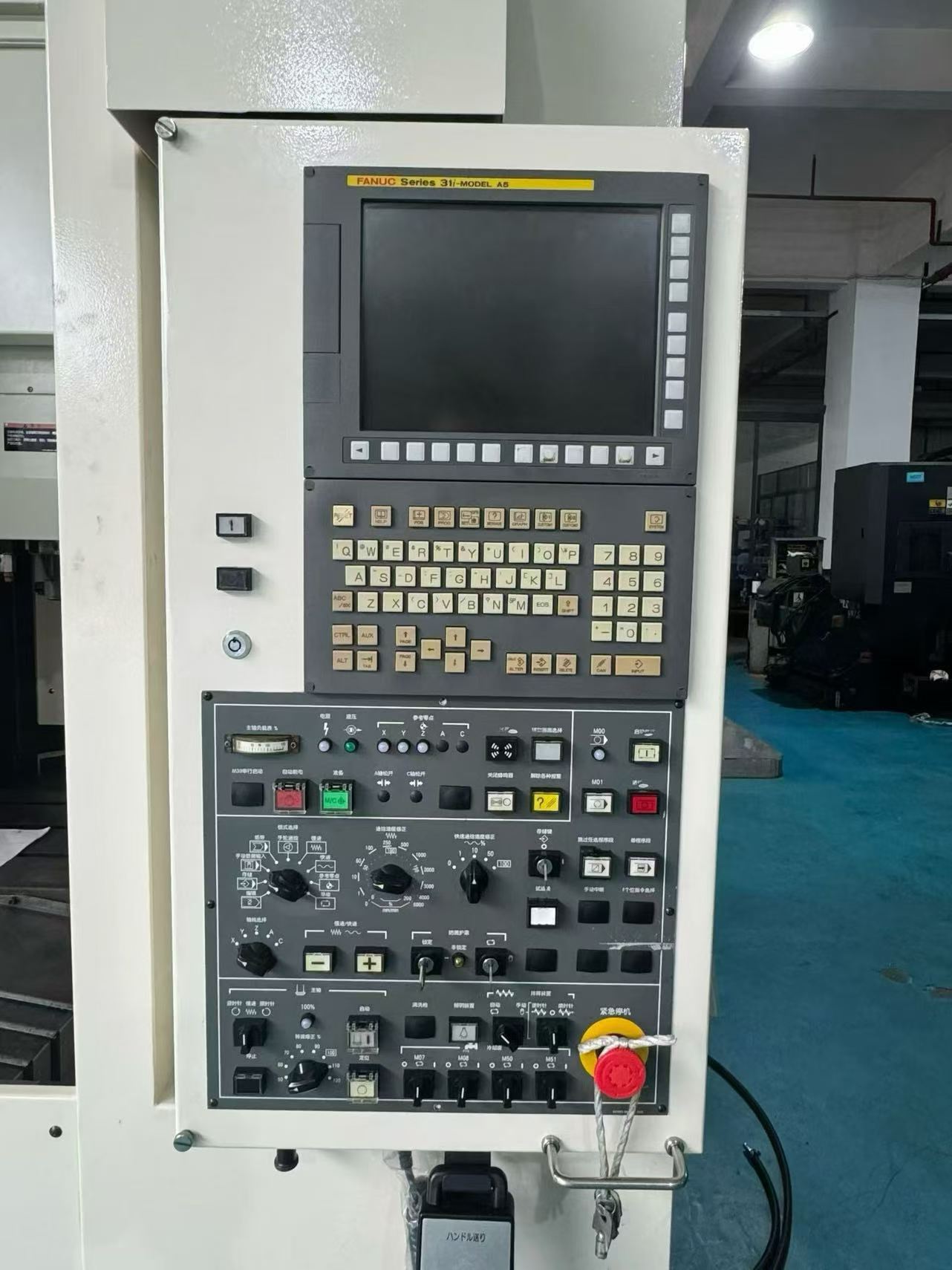 Used YASDA YBM 640 V 3 Vertical Machining Center with FANUC 31 i Control photo 3