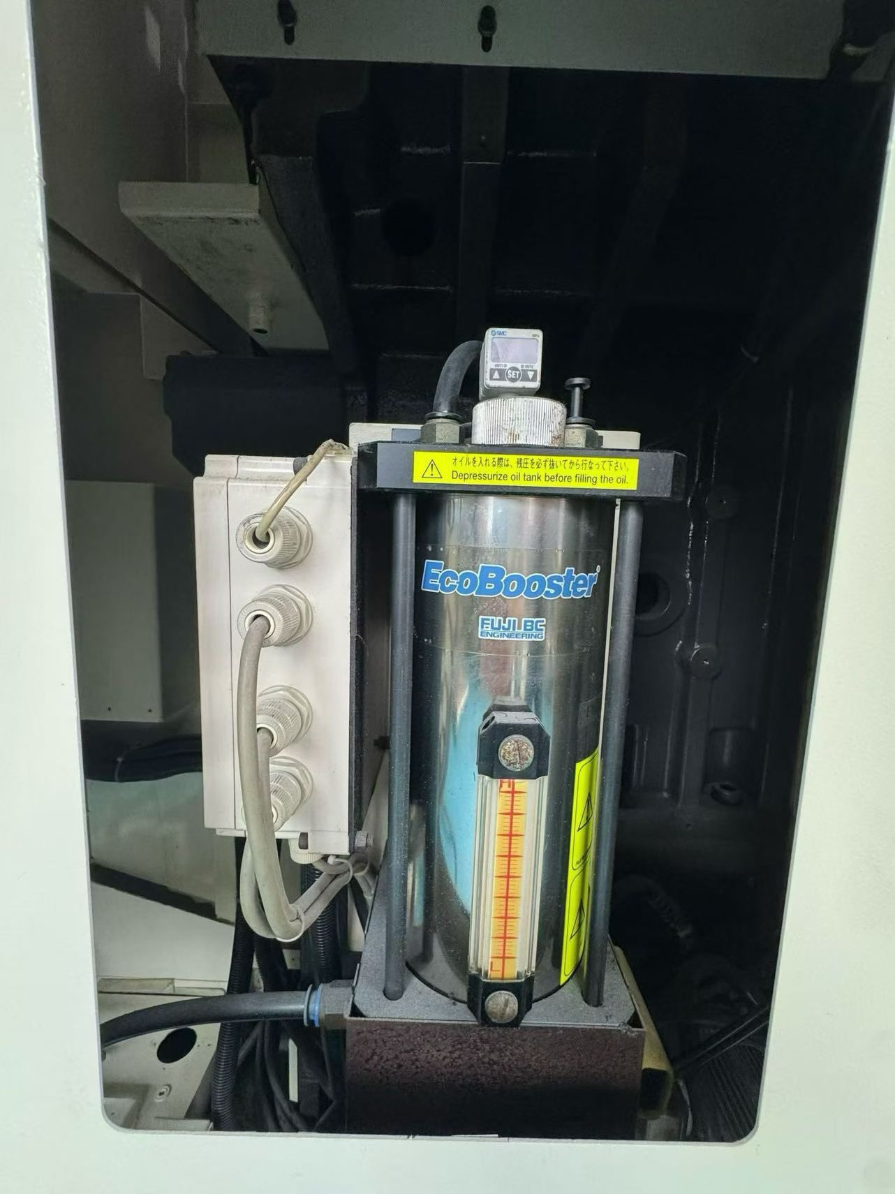 Used YASDA YBM 640 V 3 Vertical Machining Center with FANUC 31 i Control photo 6
