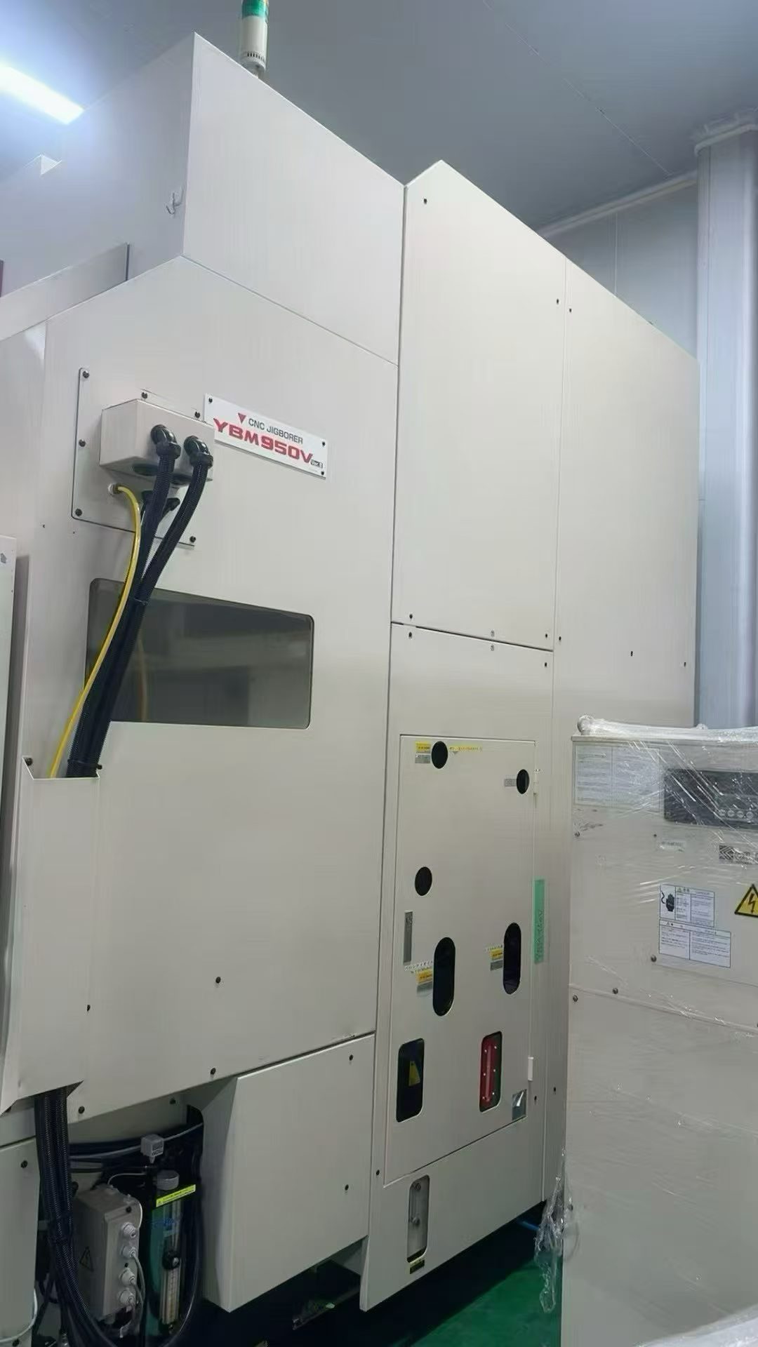 Used Yasda YBM 950 V High-Speed Vertical Machining Center photo 7