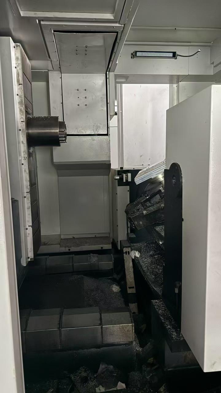 Used COMAU 650 S Trunnion-Type 5-Axis Horizontal Machining Center photo 3