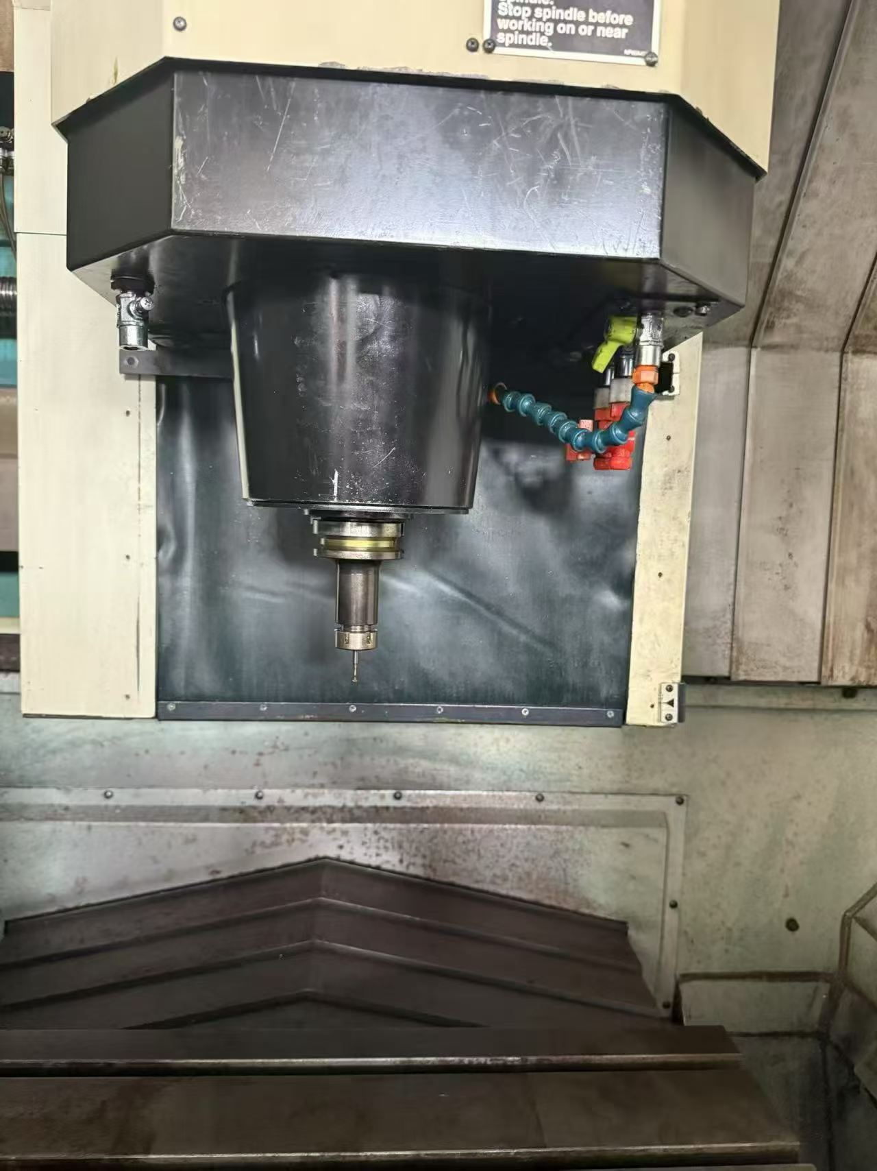 Used Makino V 33 Vertical Machining Center photo 3
