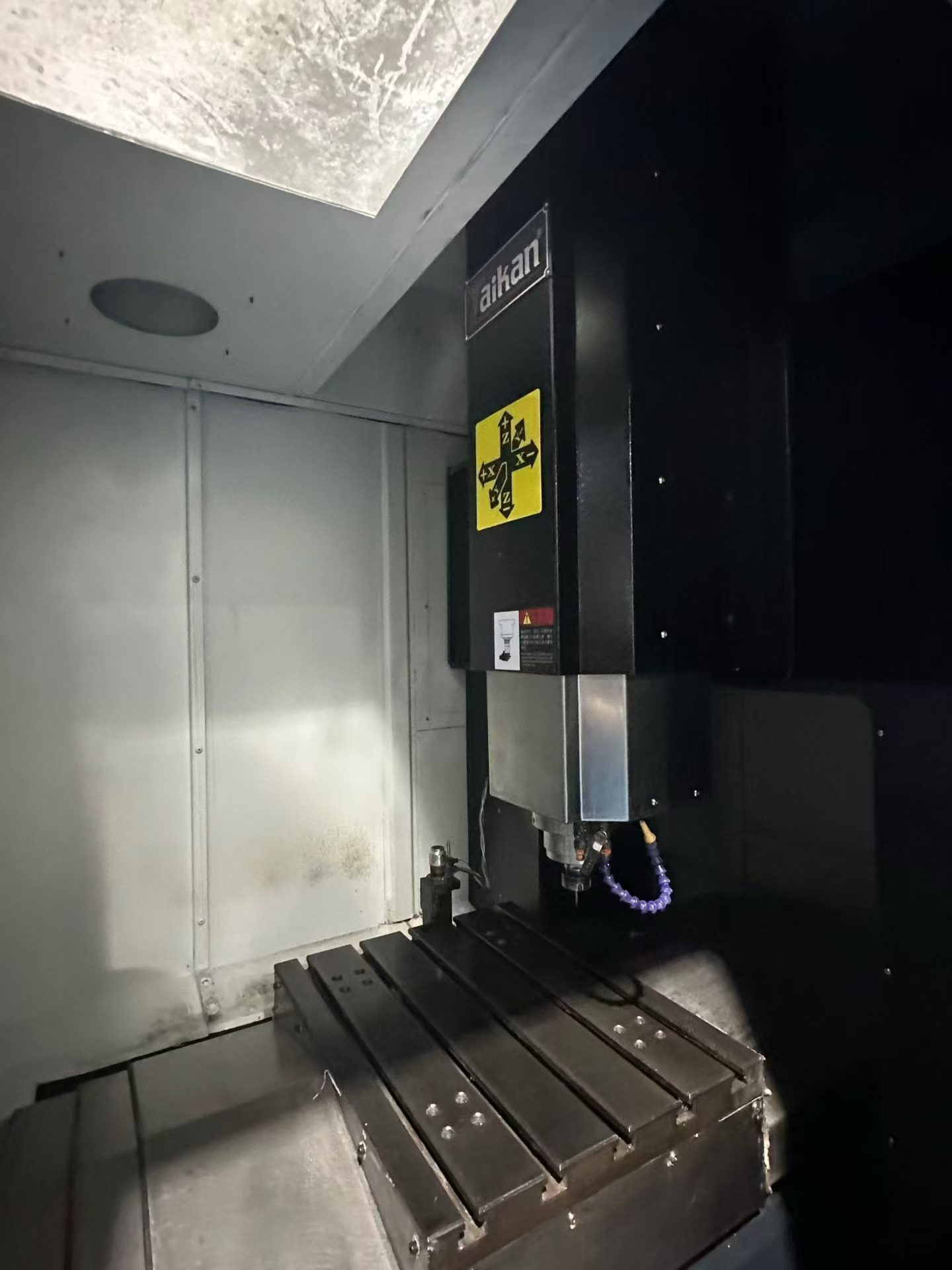 Used Taikan C-650 Vertical CNC Engraving and Milling Machine with SYNTEC 21 MA-H/E Control photo 4