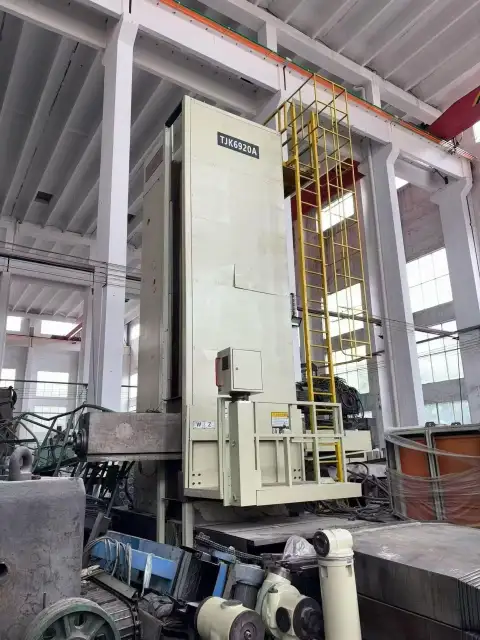 เครื่องเจาะและกัด CNC แบบพื้น Kunming Machine Tool TJK 6920 A มือสอง