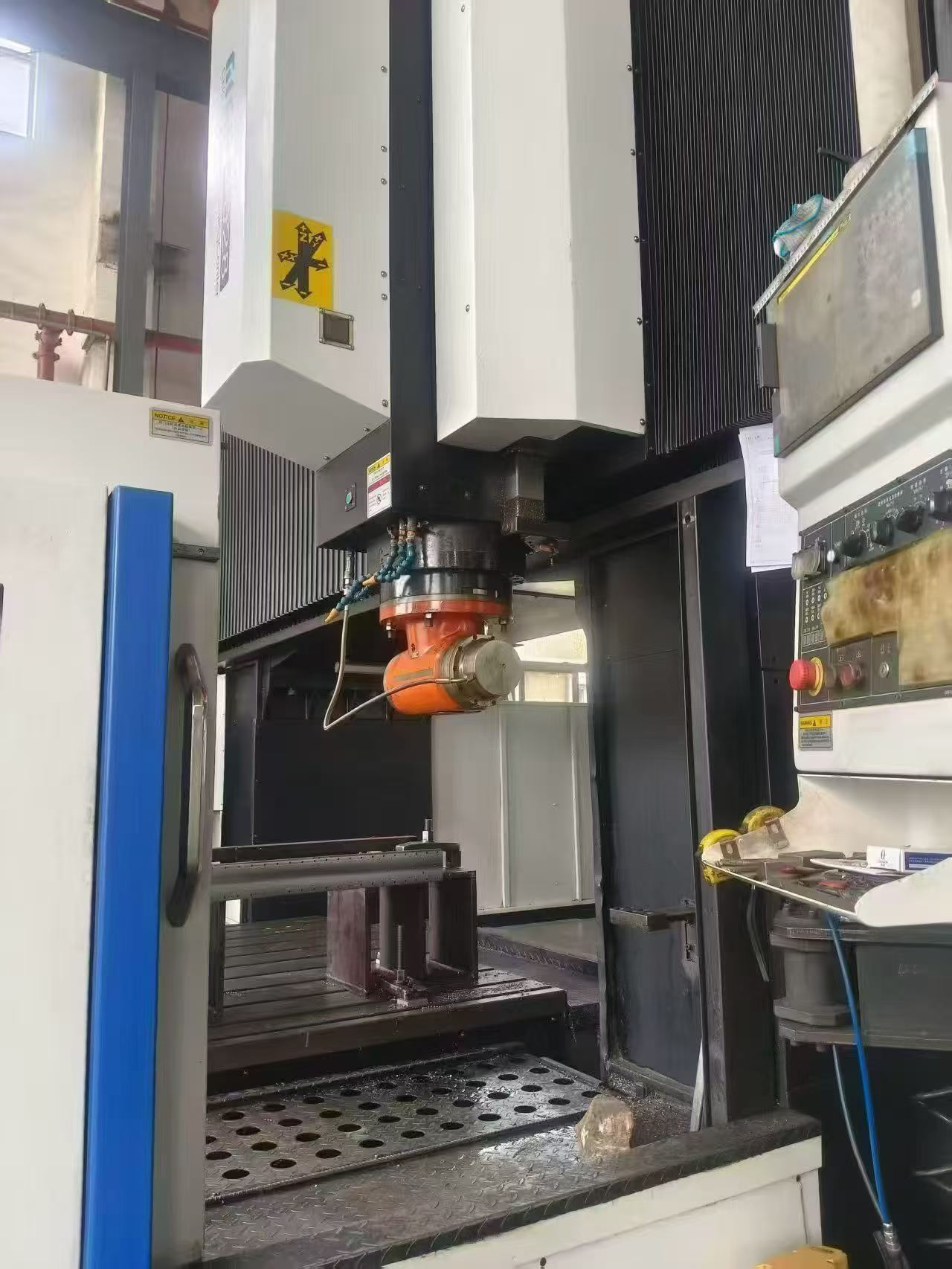 Used Guosheng GMF 4028 T Gantry Machining Center with FANUC MF Plus Control photo 4