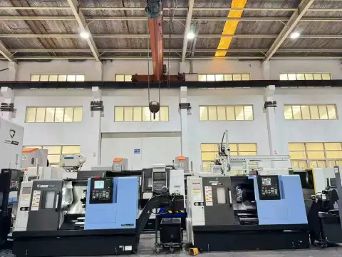 Torno CNC de torreta DN Solutions LYNX 235Ⅱ usado con FANUC 0i-TF Plus
