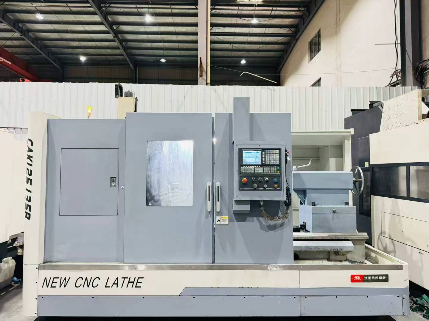 Máy tiện ngang CNC hạng nặng Jinchi CAK 125135 B đã qua sử dụng