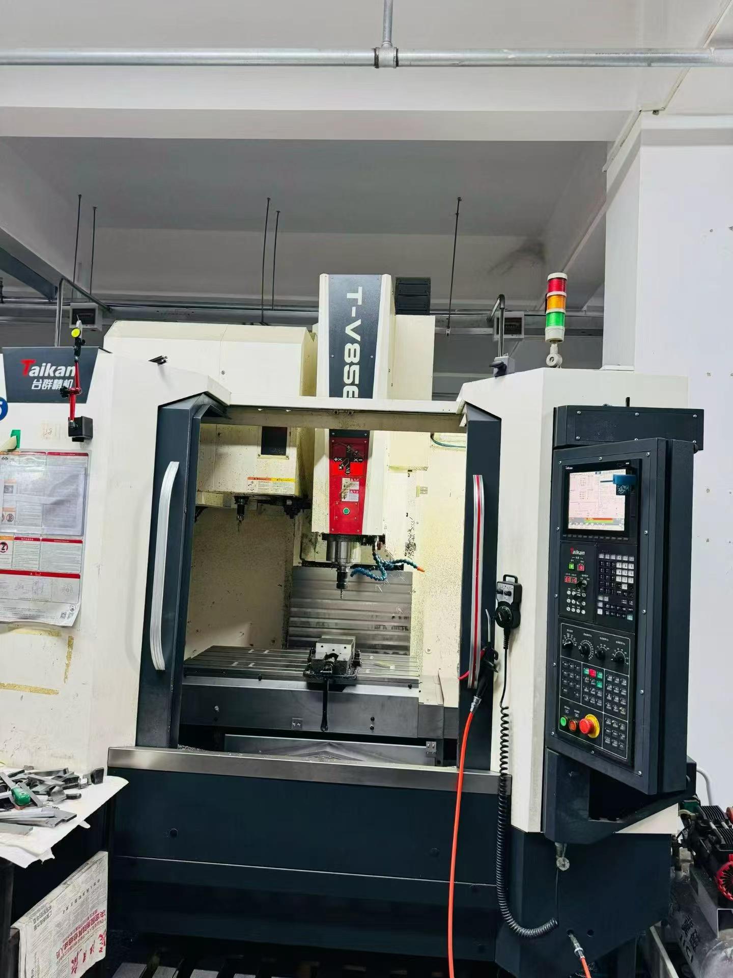Used Taikan TV 856 Vertical Machining Center with Mitsubishi M 80 photo 3