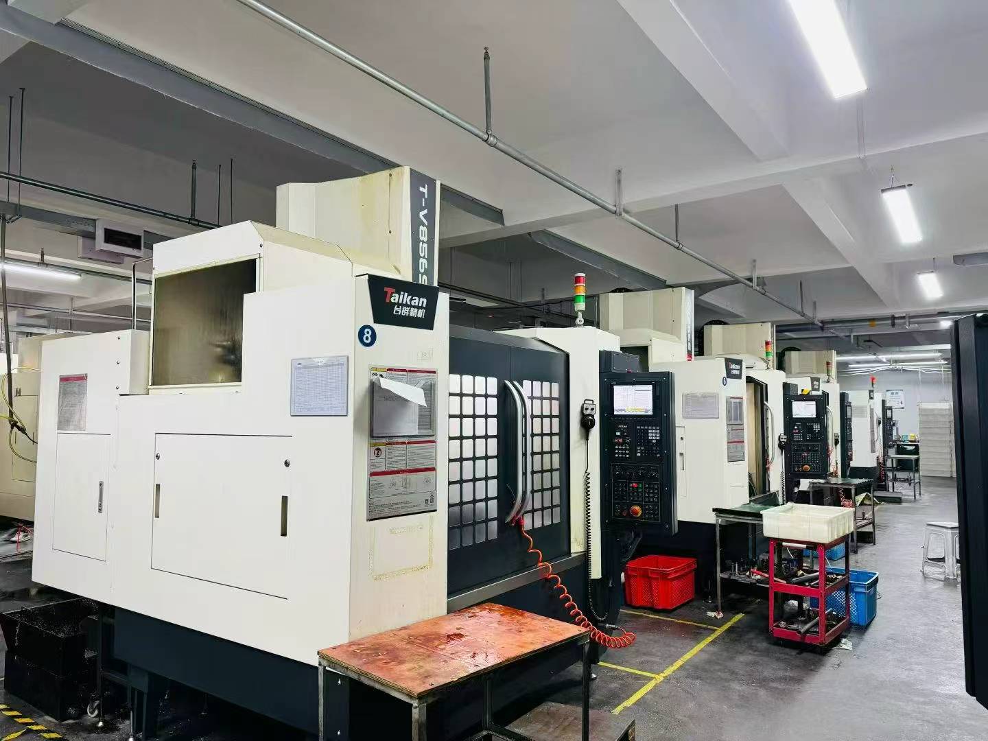 Used Taikan TV 856 Vertical Machining Center with Mitsubishi M 80 photo 2