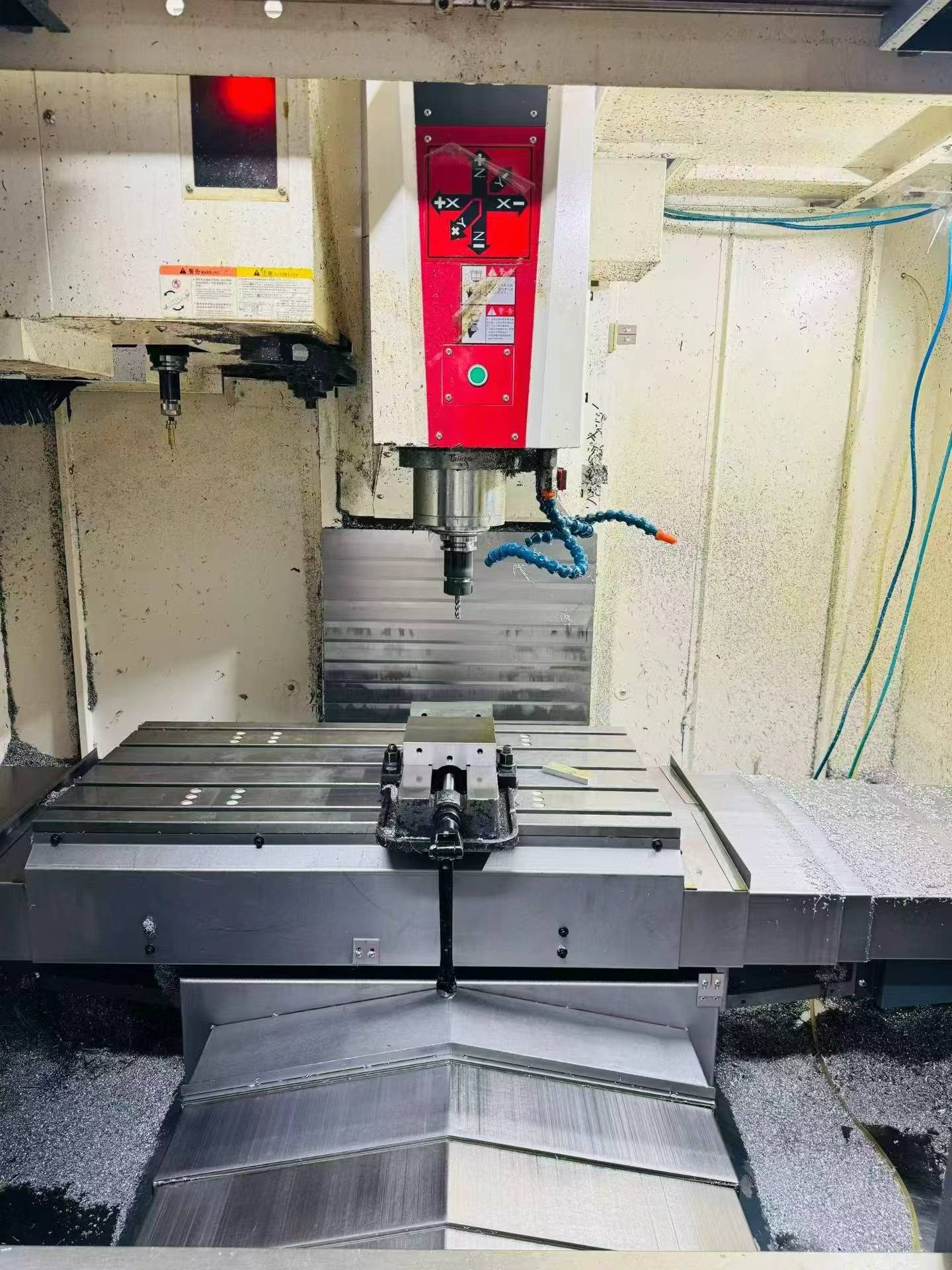 Used Taikan TV 856 Vertical Machining Center with Mitsubishi M 80 photo 5