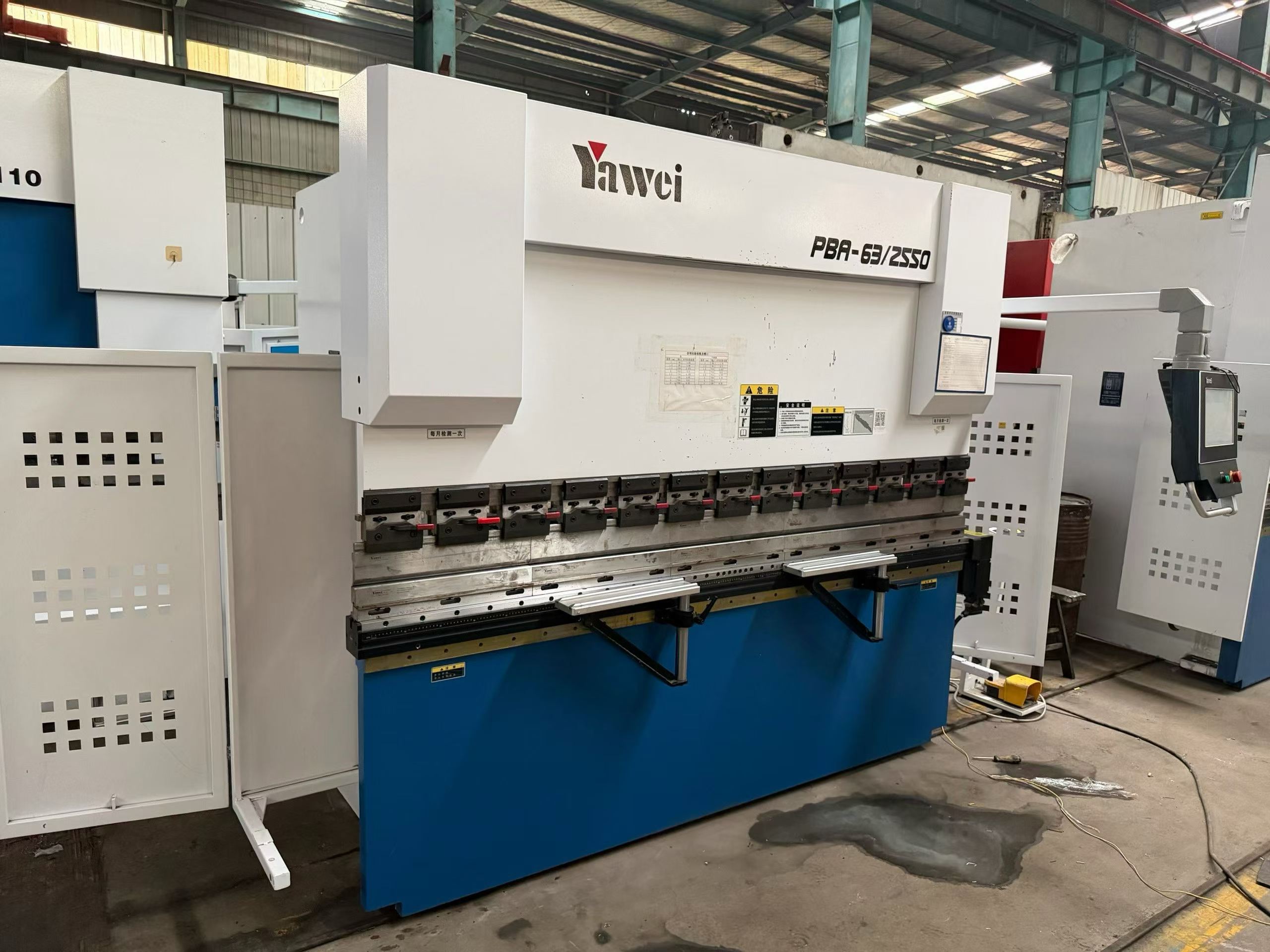 Used Yawei PBA 63/2550 Electro-Hydraulic Press Brake 4+1 Axis photo 9