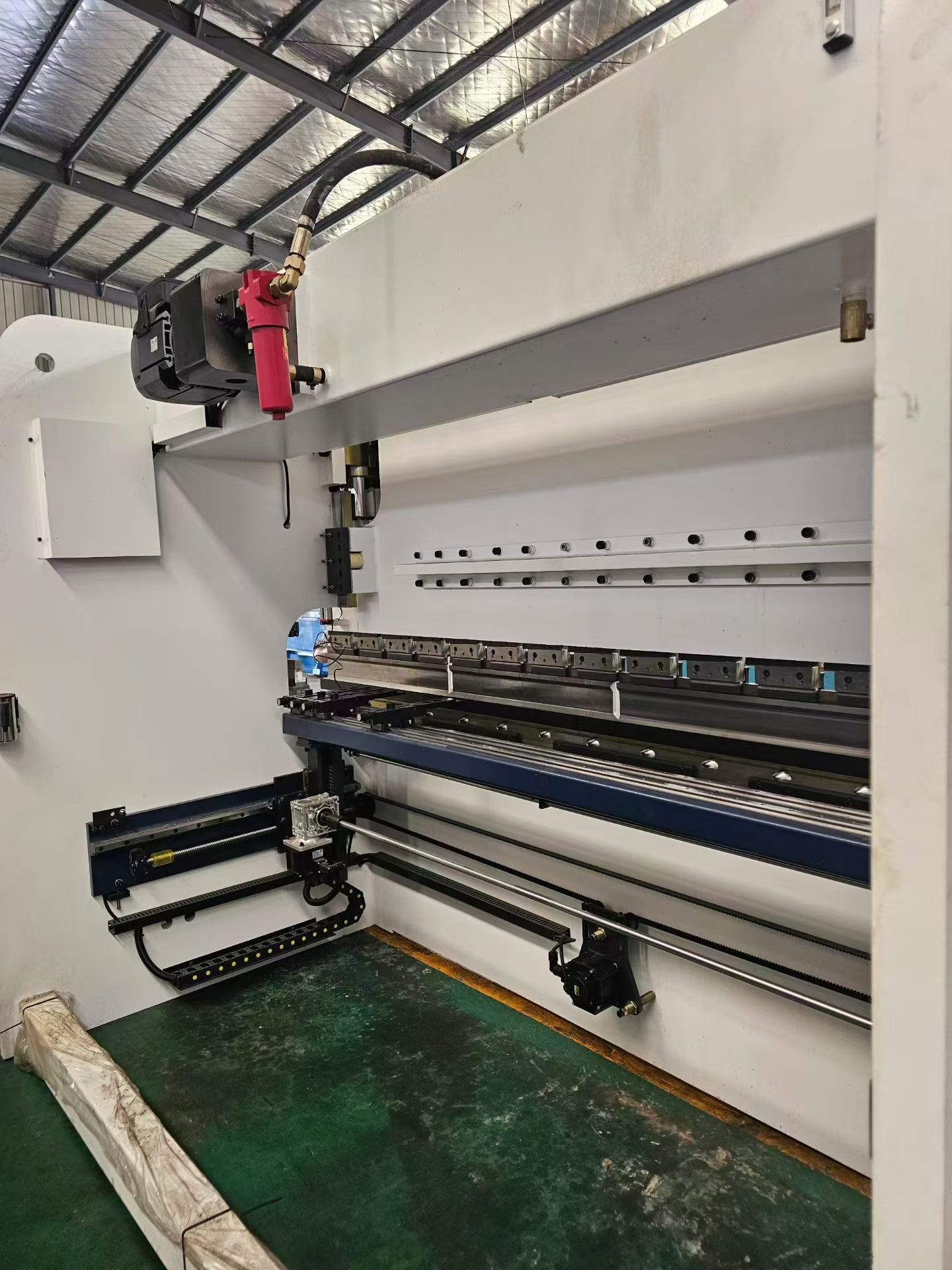 Used Zhongya ZYF-110 T/3200 Electro-Hydraulic Servo CNC Press Brake photo 4
