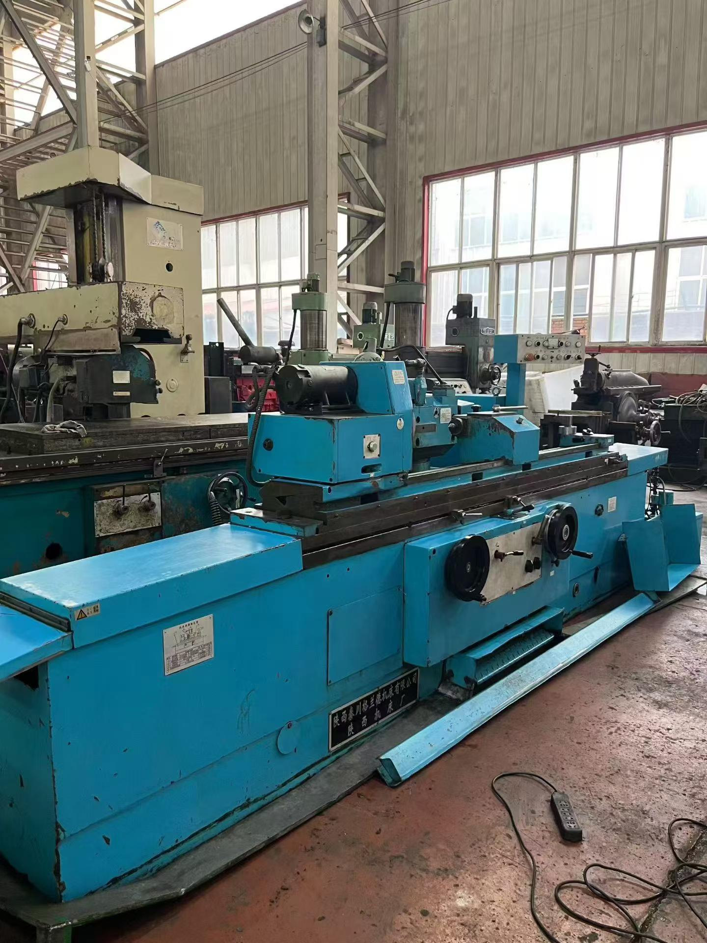 Used QinChuan ME 1432 B Universal Cylindrical Grinding Machine photo 2