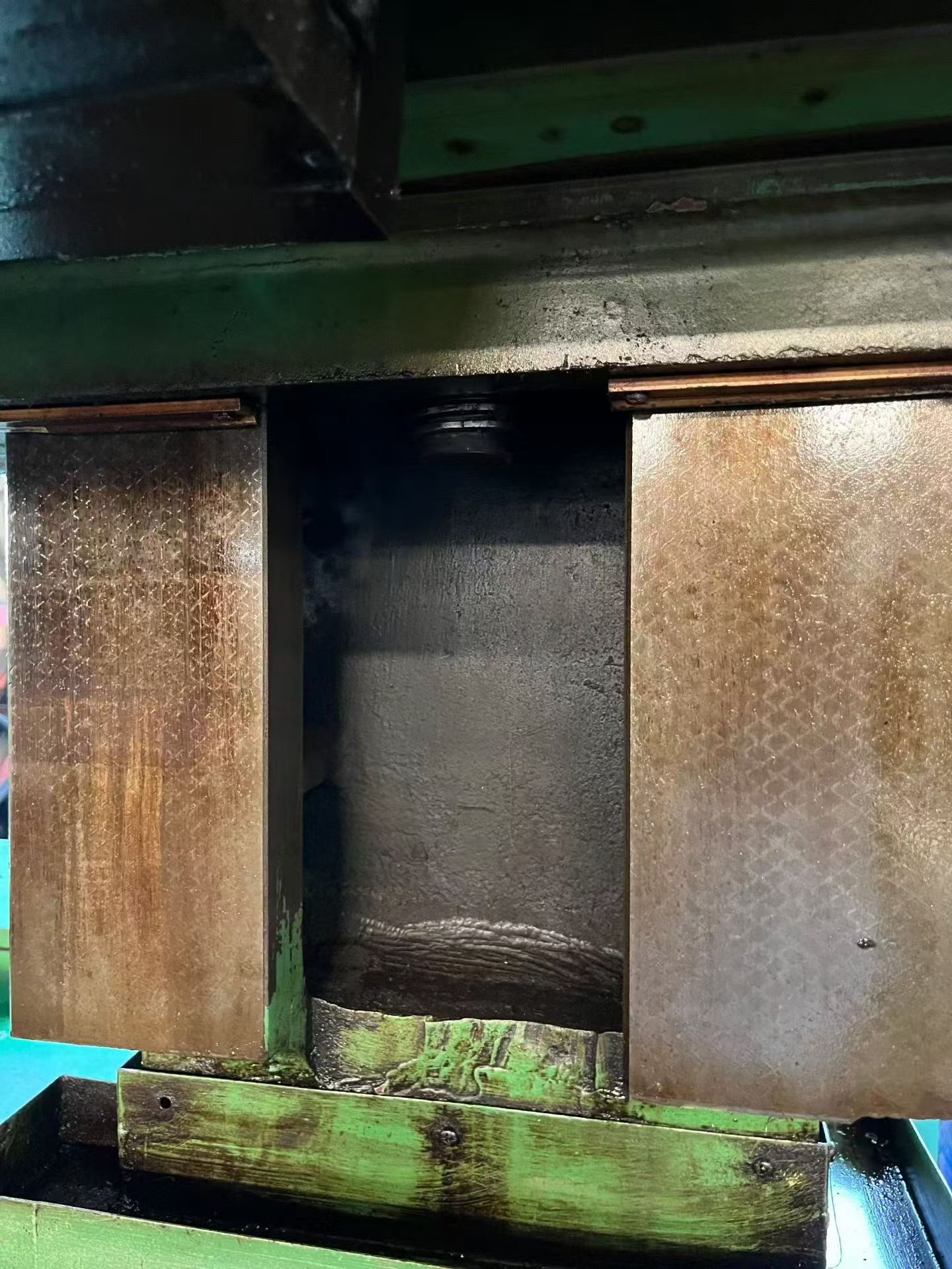 Used Wuhu Hengsheng C 5225-H Double-Column Vertical Lathe photo 5