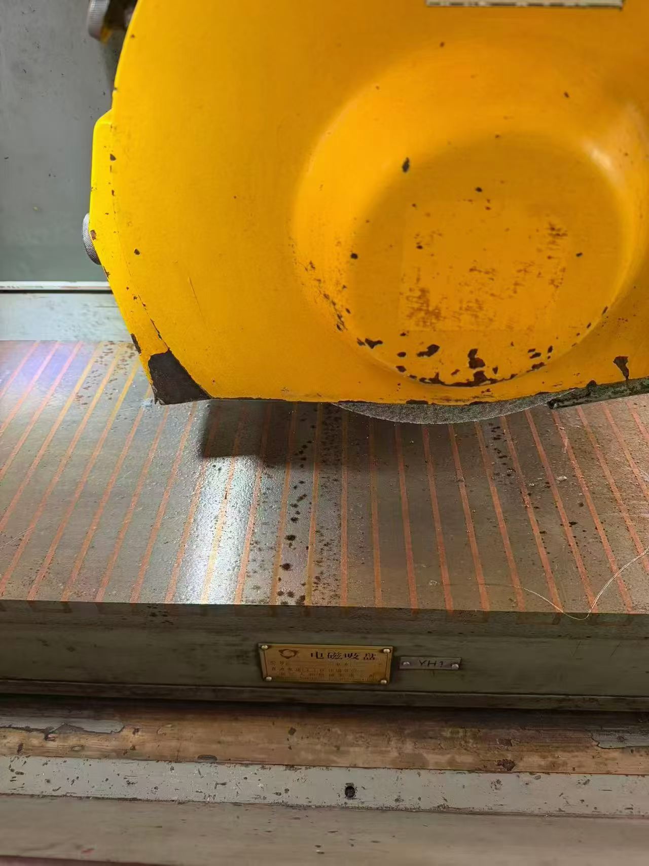 Used M 7130 H Horizontal-Spindle Surface Grinding Machine with 300 x 1000 mm Table and Electromagnetic Chuck photo 4