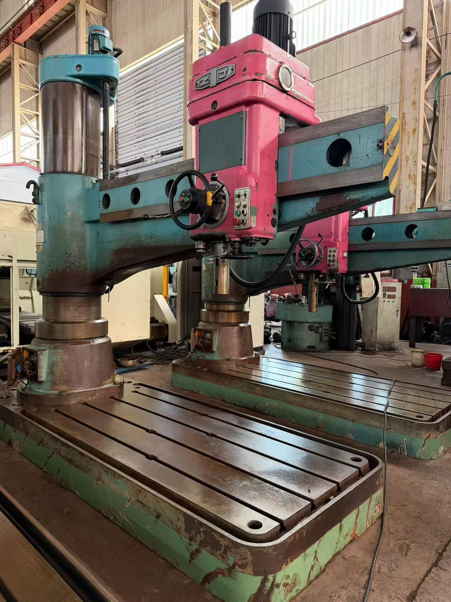 Used Zhongjie Z 3080 X 25 Radial Drilling Machine photo 2