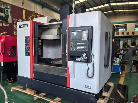 Centro de mecanizado vertical CNC de 5 ejes VMC 850 nuevo sin usar con control KND 2000