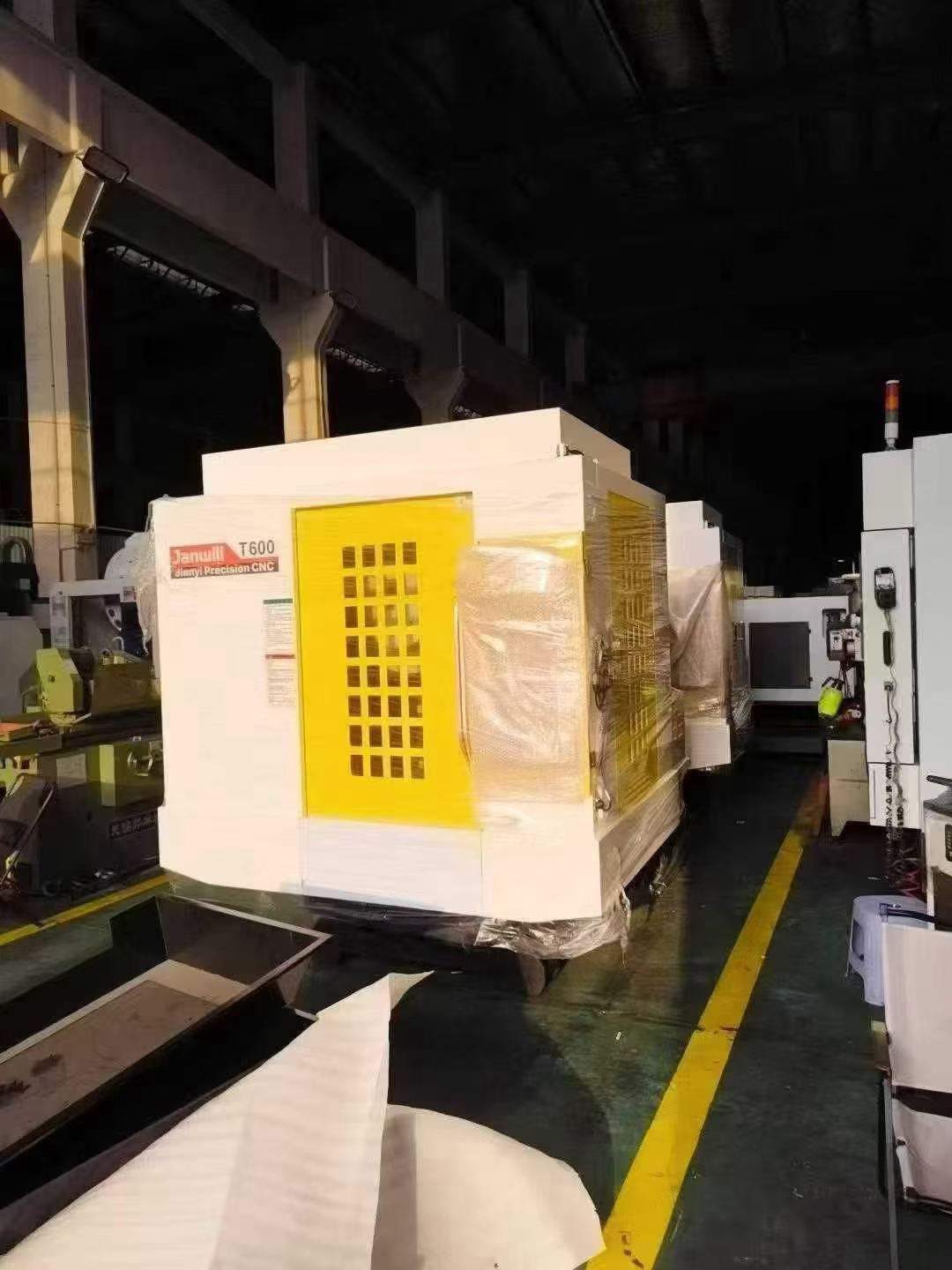 New Janwill T 600 Vertical Drilling and Tapping Center photo 5