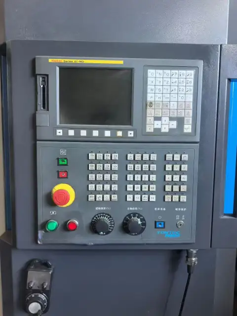 เครื่องแมชชีนนิ่งเซ็นเตอร์แนวตั้ง Nantong Technology VCL 850 มือสอง พร้อมระบบควบคุม FANUC MD