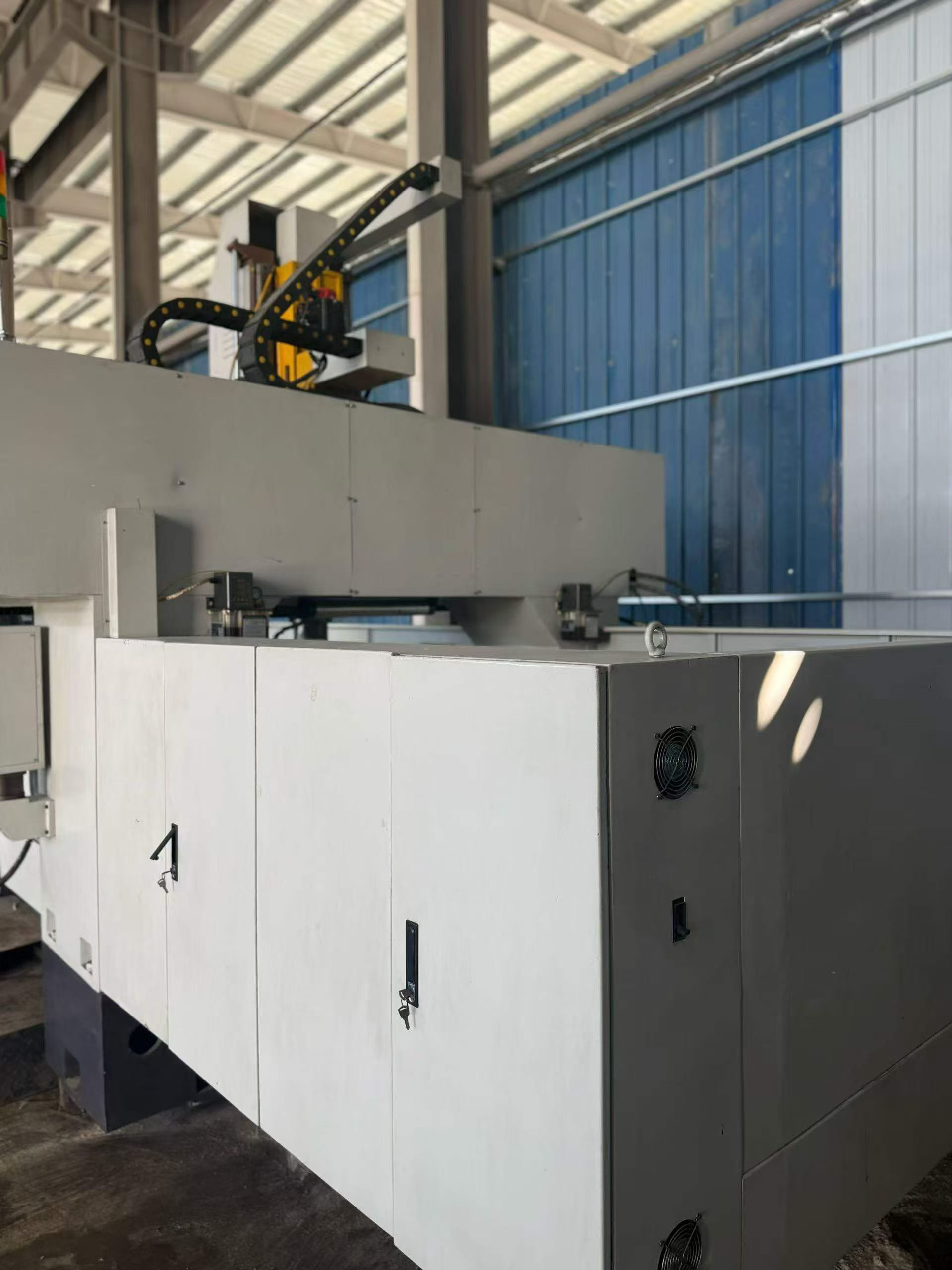 Used 2216 CNC Gantry Machining Center with K 2000 M 4 Control, 2200 x 1200 mm Table photo 4