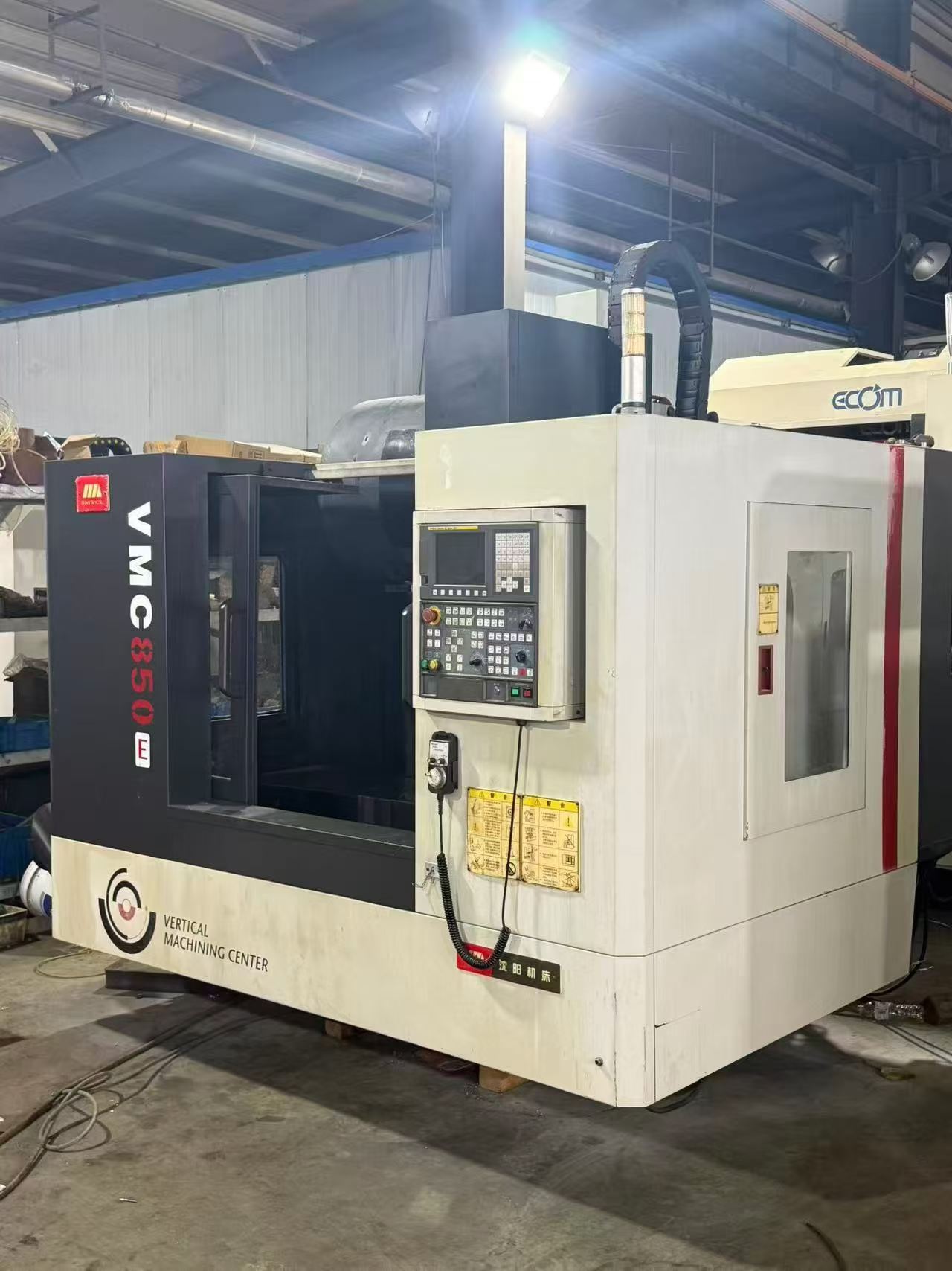 Used Shenyang VMC 850 E Vertical Machining Center with FANUC 0i Mate-MD photo 5