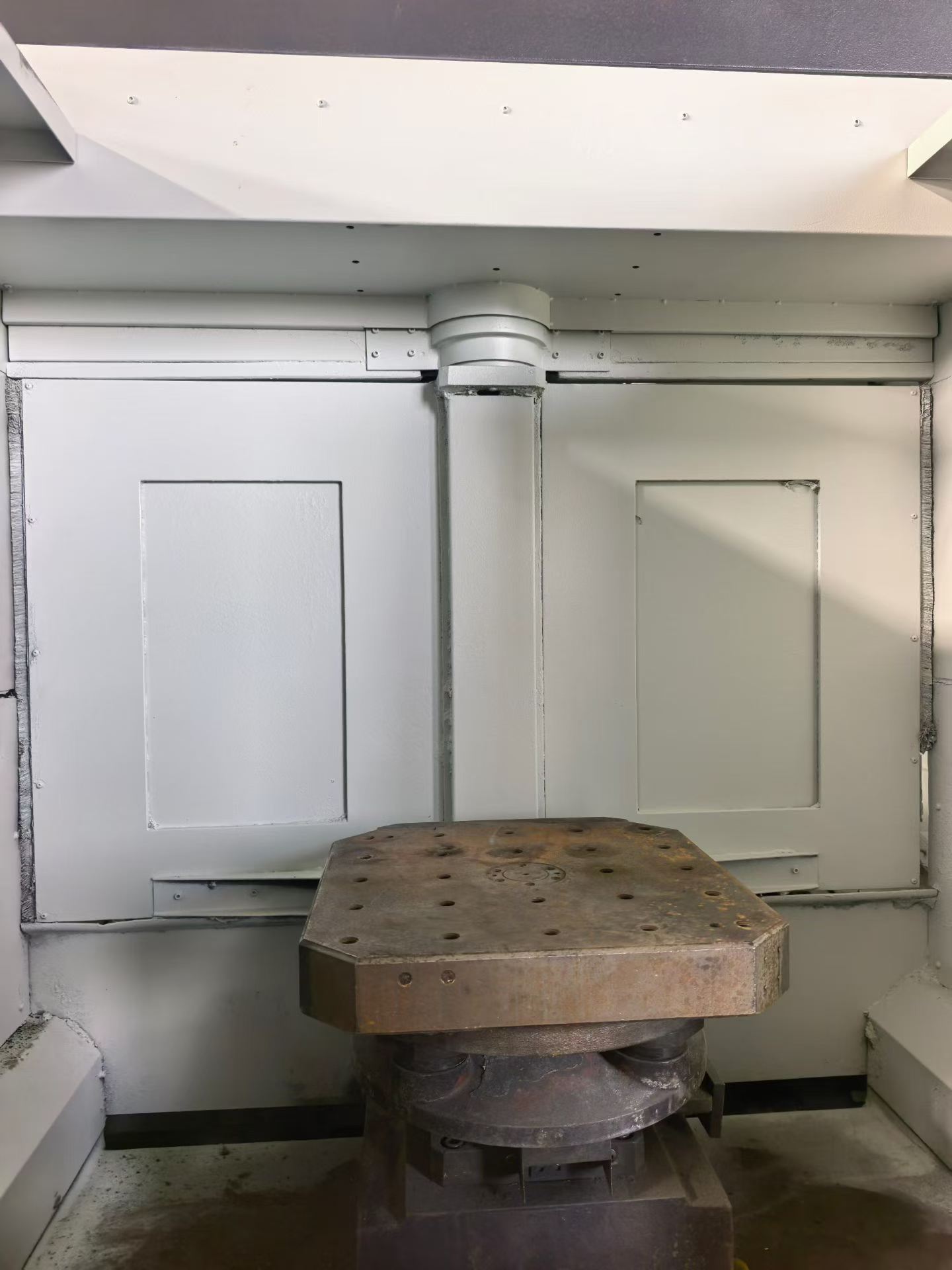 Used Neway HM 503 T Dual-Station Horizontal Machining Center photo 3