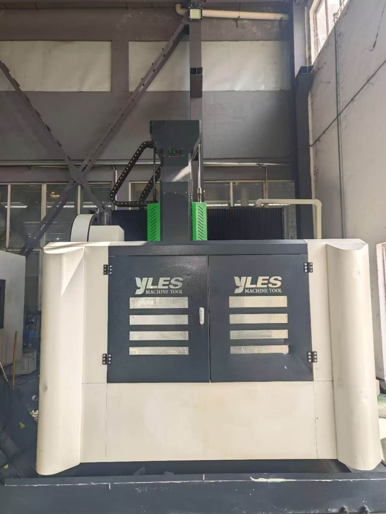 Used YLES GMC 2015 CNC Gantry Machining Center with FANUC 0i-MF Plus photo 2