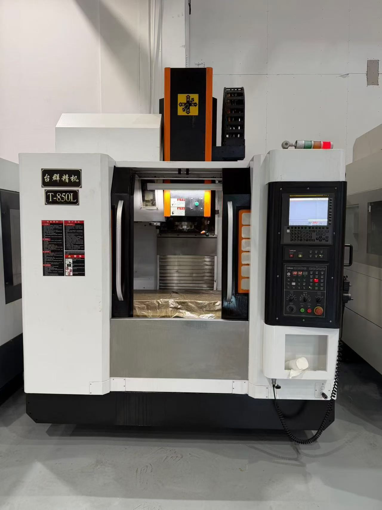 Used Taikan T-850 L Vertical Machining Center with FANUC 0i-MF Plus Control photo 5