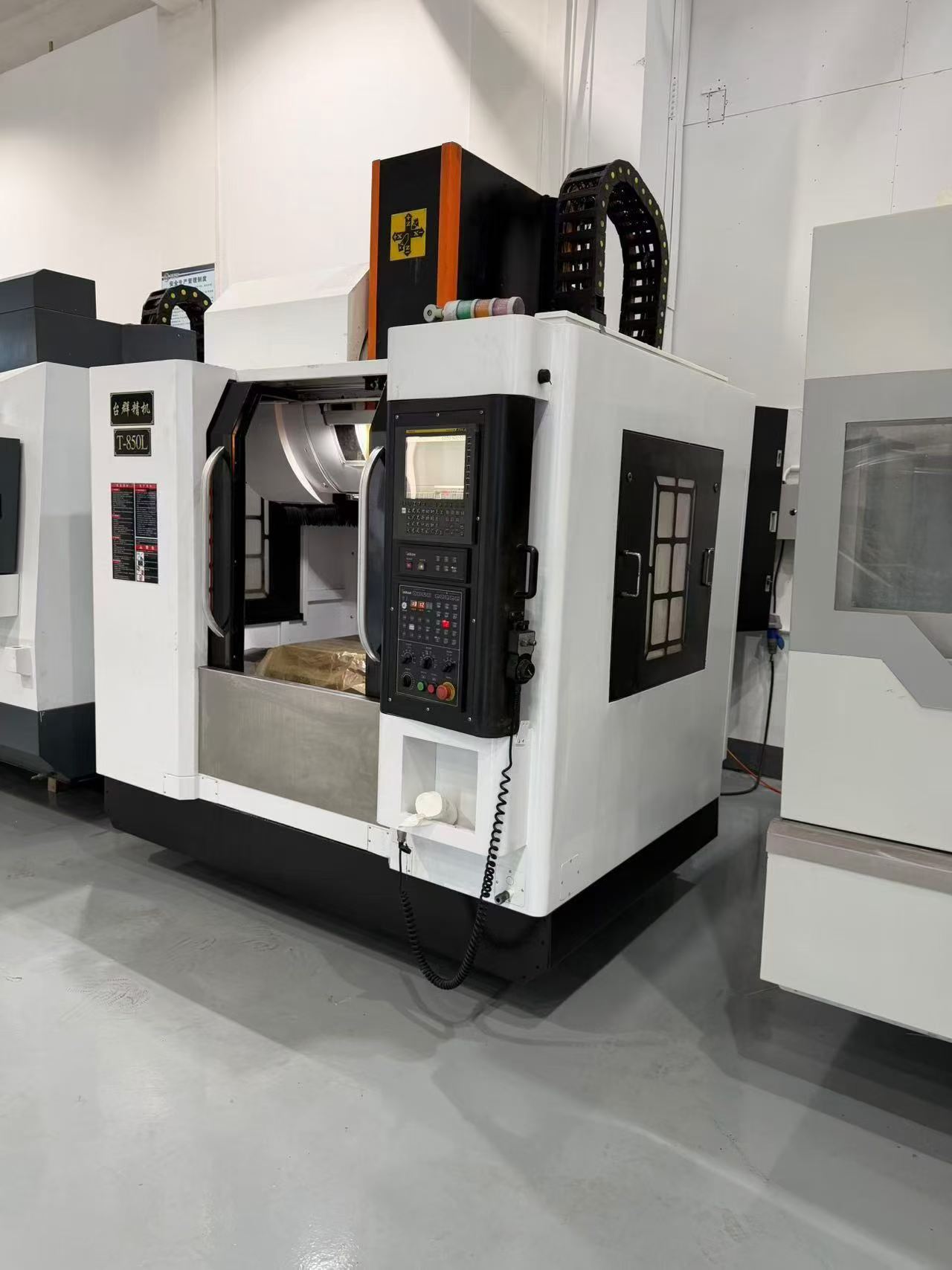Used Taikan T-850 L Vertical Machining Center with FANUC 0i-MF Plus Control photo 4