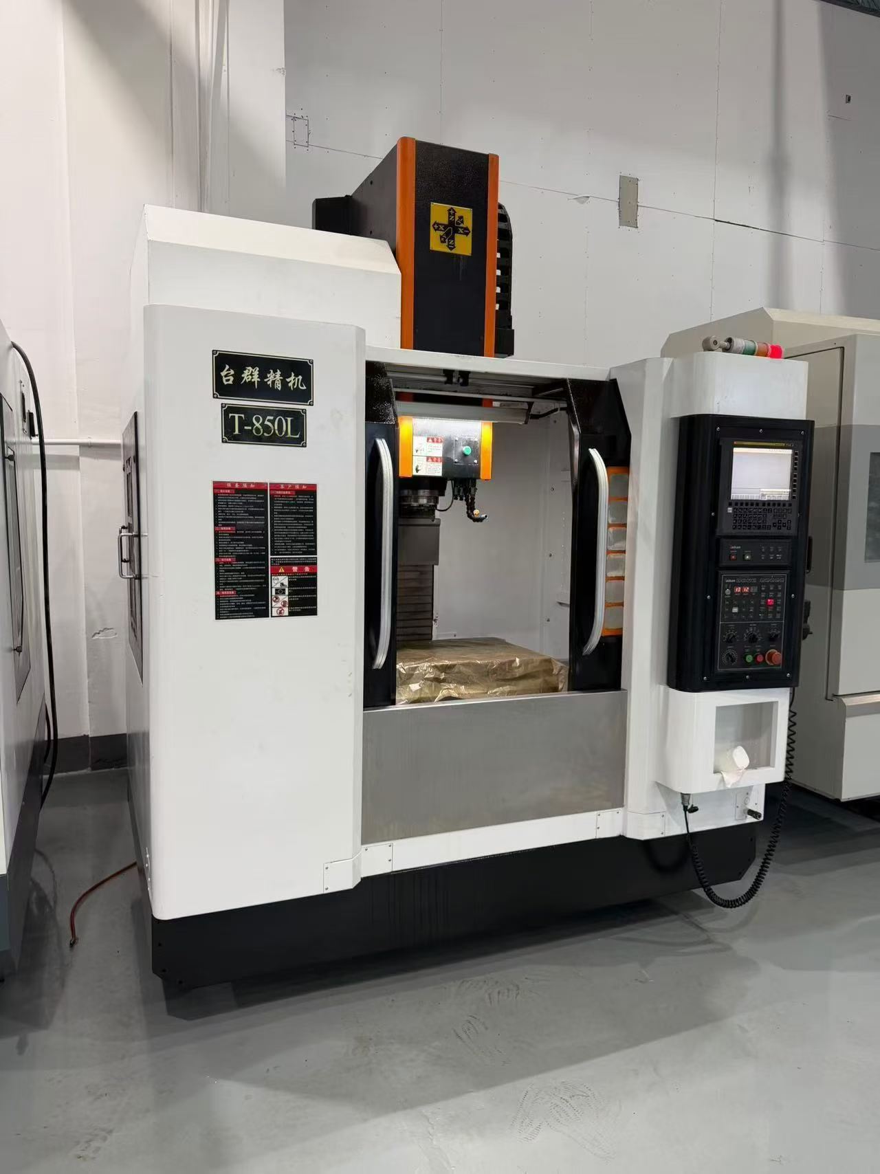 Used Taikan T-850 L Vertical Machining Center with FANUC 0i-MF Plus Control photo 8