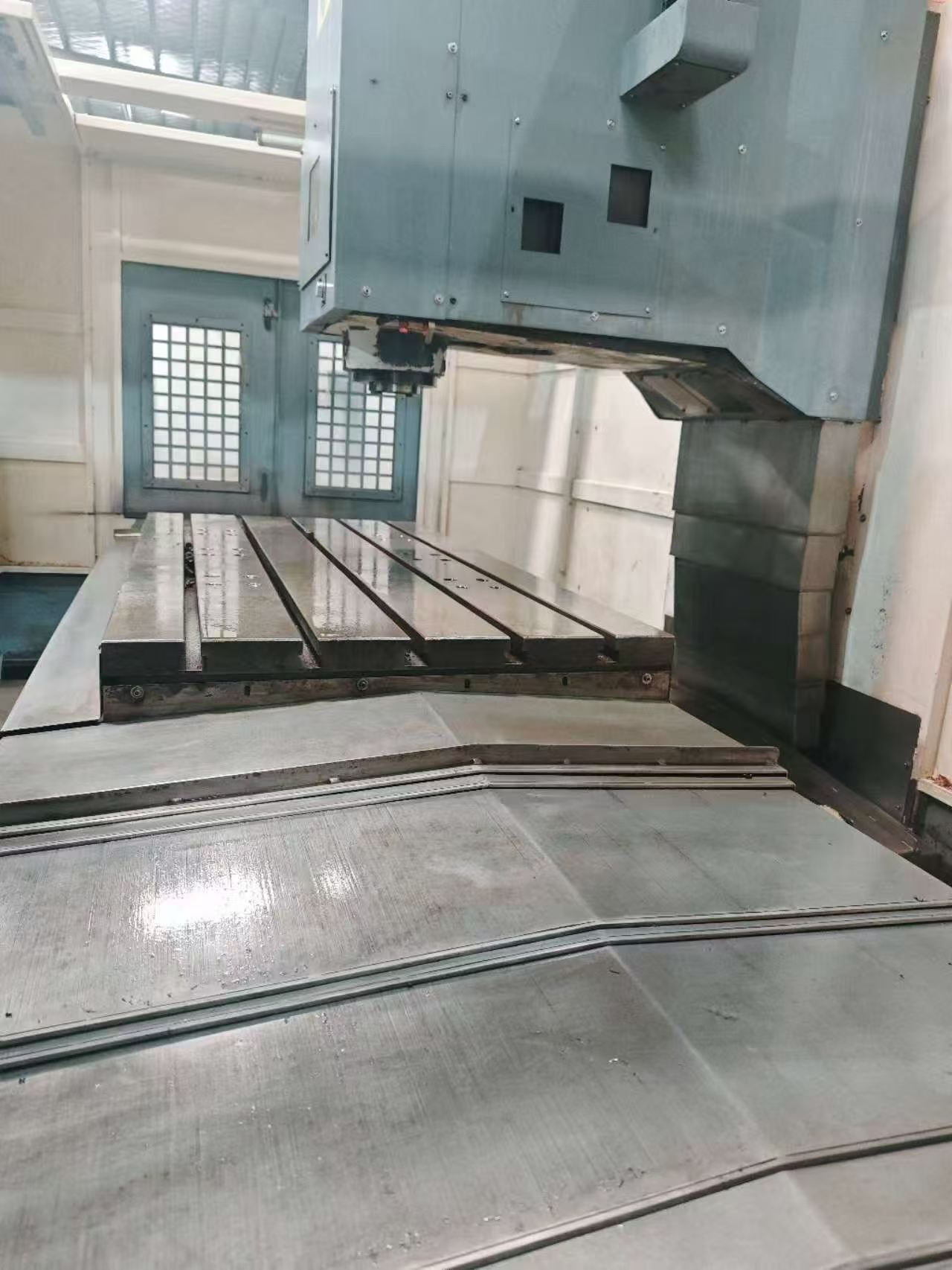 Used TOPONE TOM-L 1690 Vertical CNC Milling Machine with FANUC MF Control photo 9