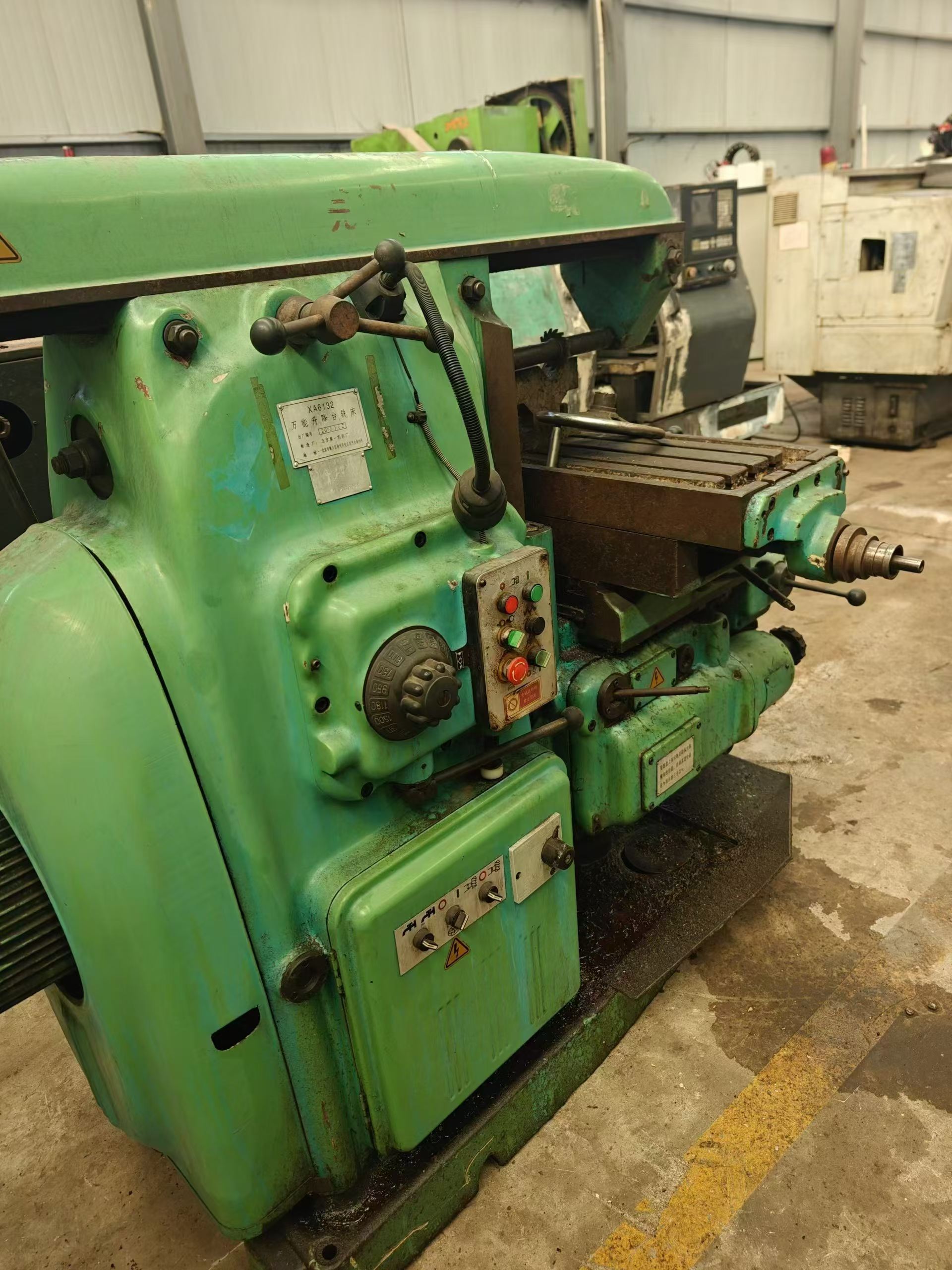 Used BYJC XA 6132 Universal Knee-Type Milling Machine photo 2